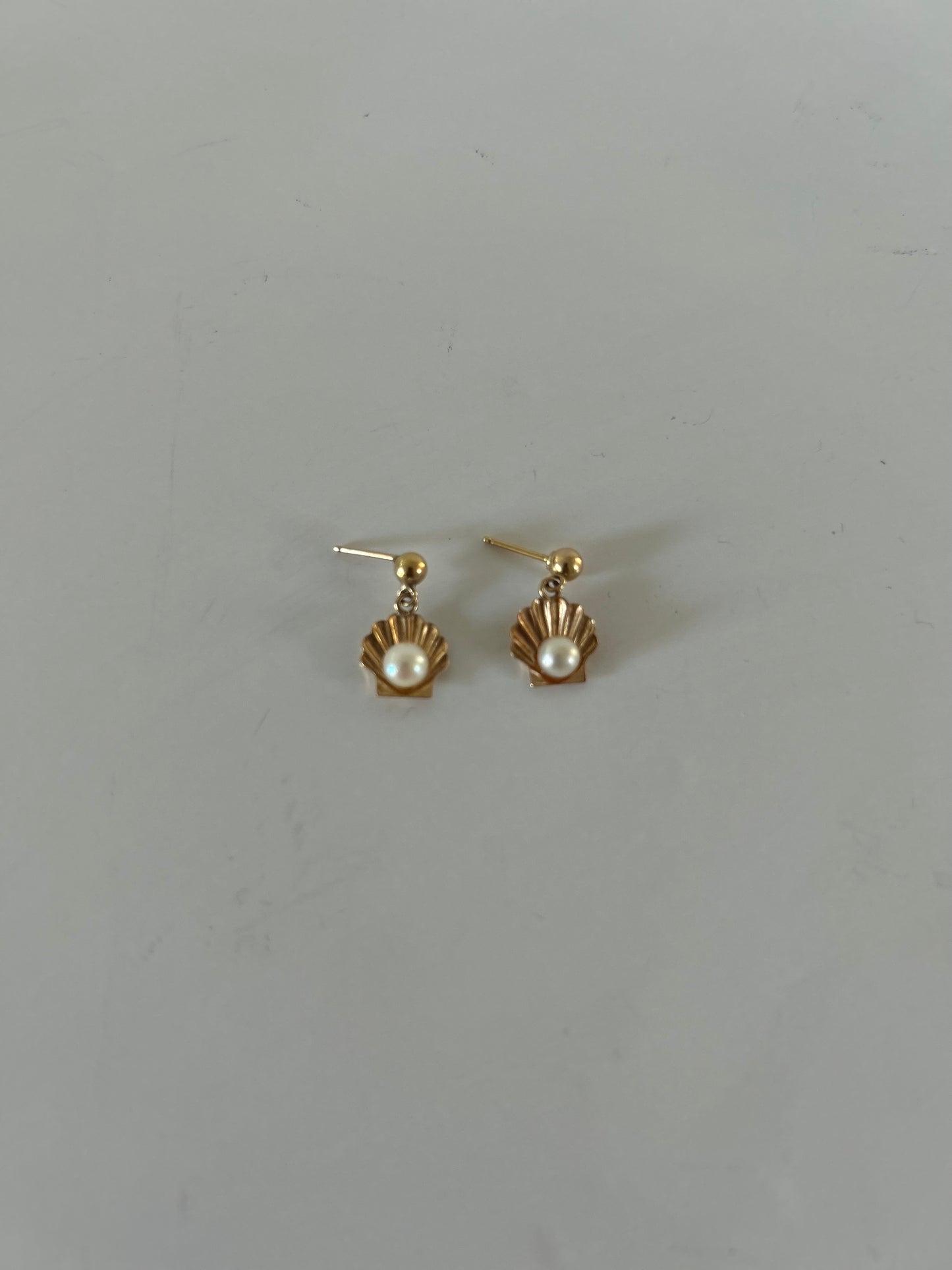 Vintage 14K Gold Seashell With Pearl Dangling Stud Earrings