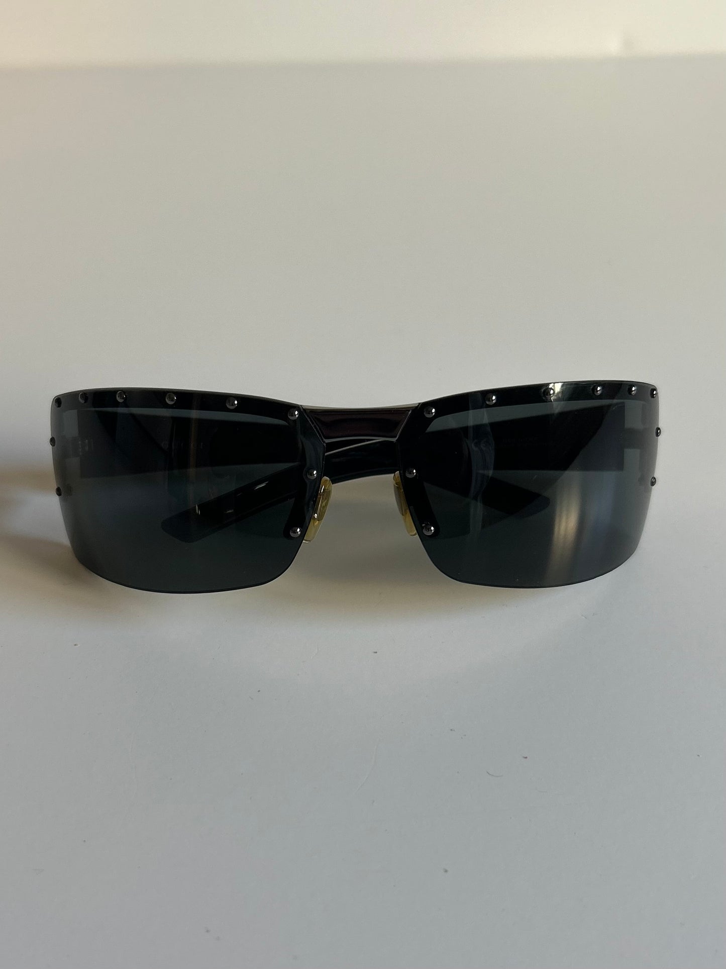 Designer Vintage Gucci Black Studded Shield Sunglasses with GG Logo Arms
