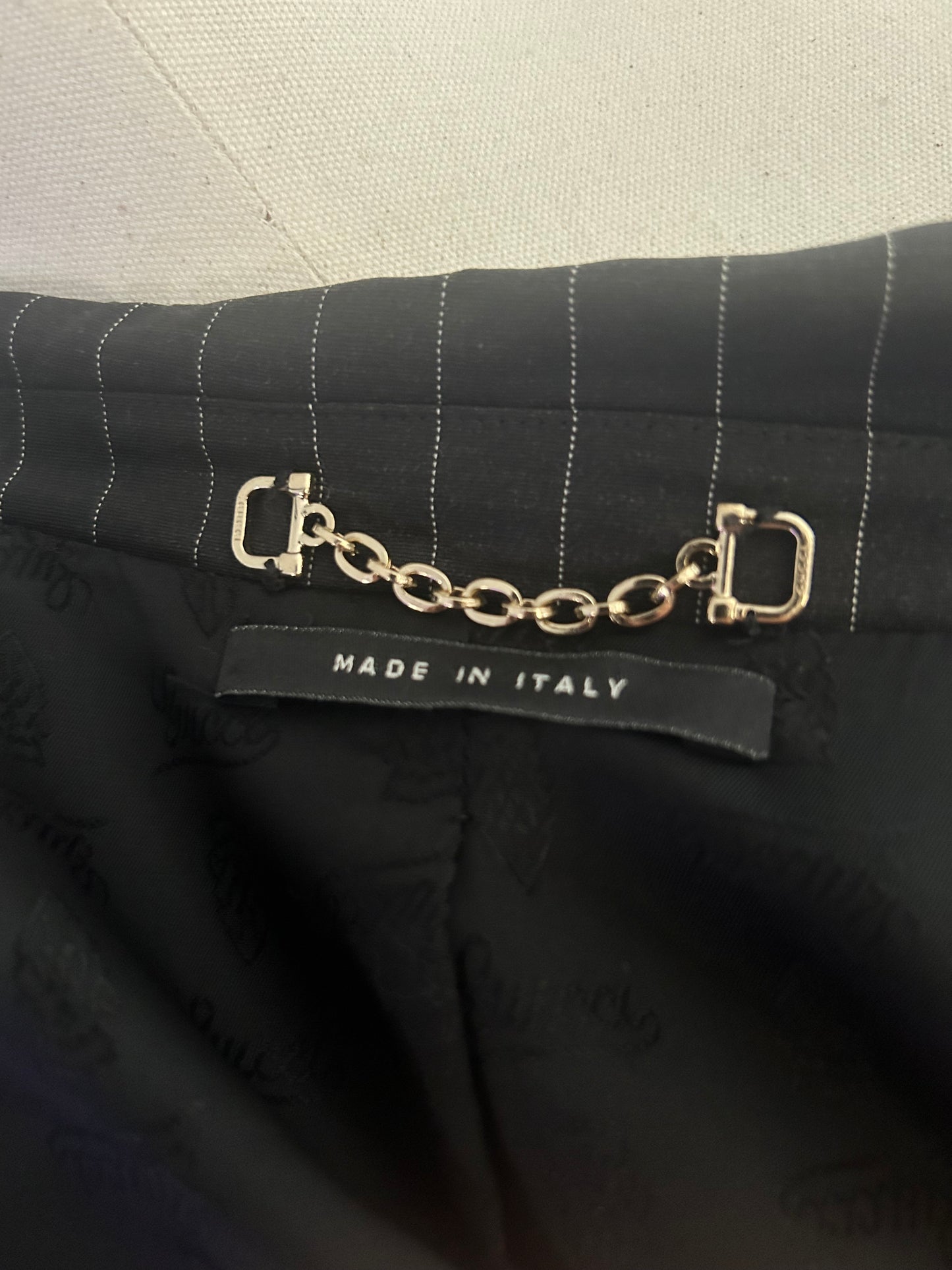 Designer Vintage Gucci by Tom Ford Black Pinstripe Wool Suit – Iconic Runway 1990s - 2000s Era