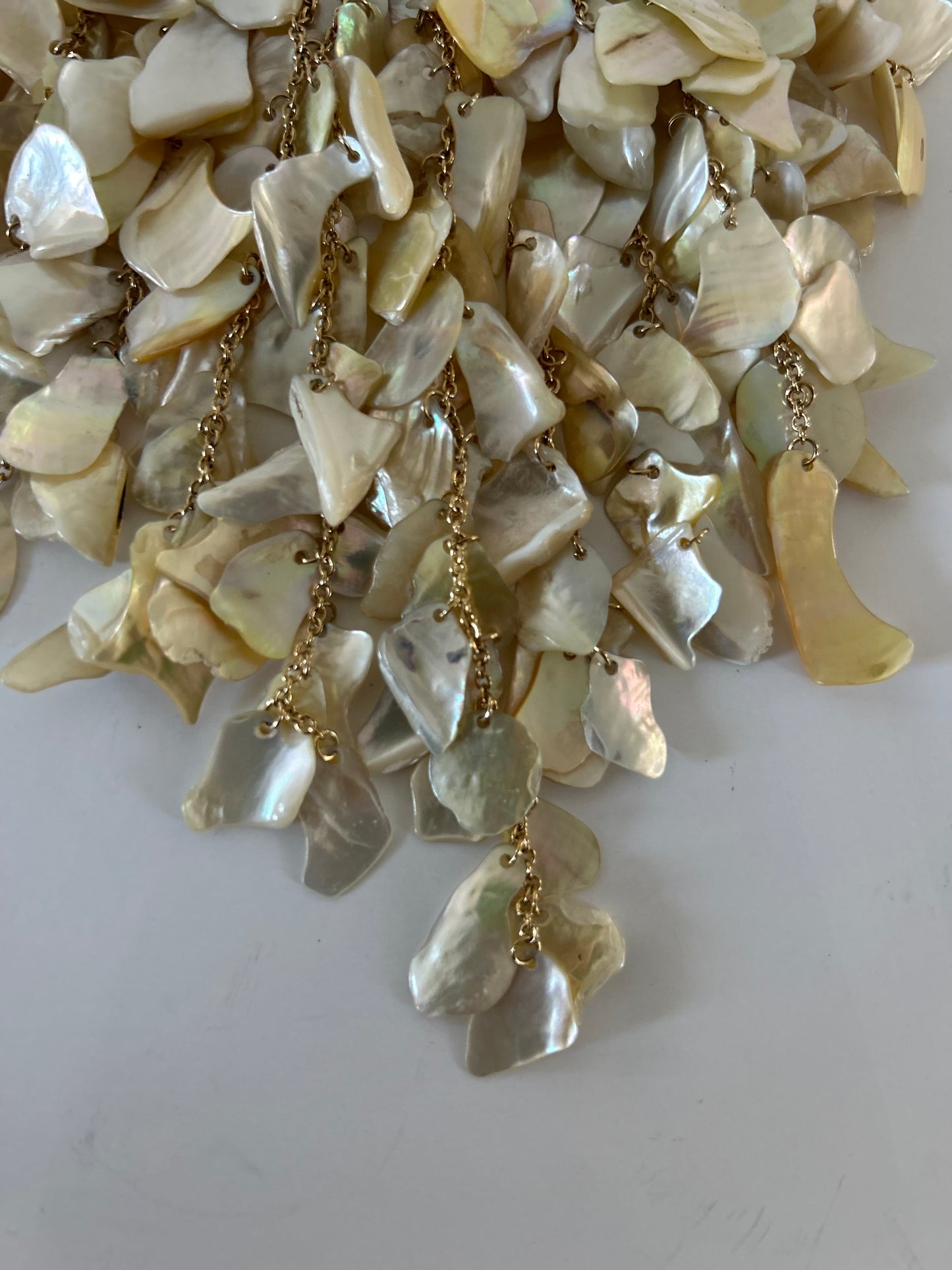 Vintage Gold Tone Lariat Shell Necklace