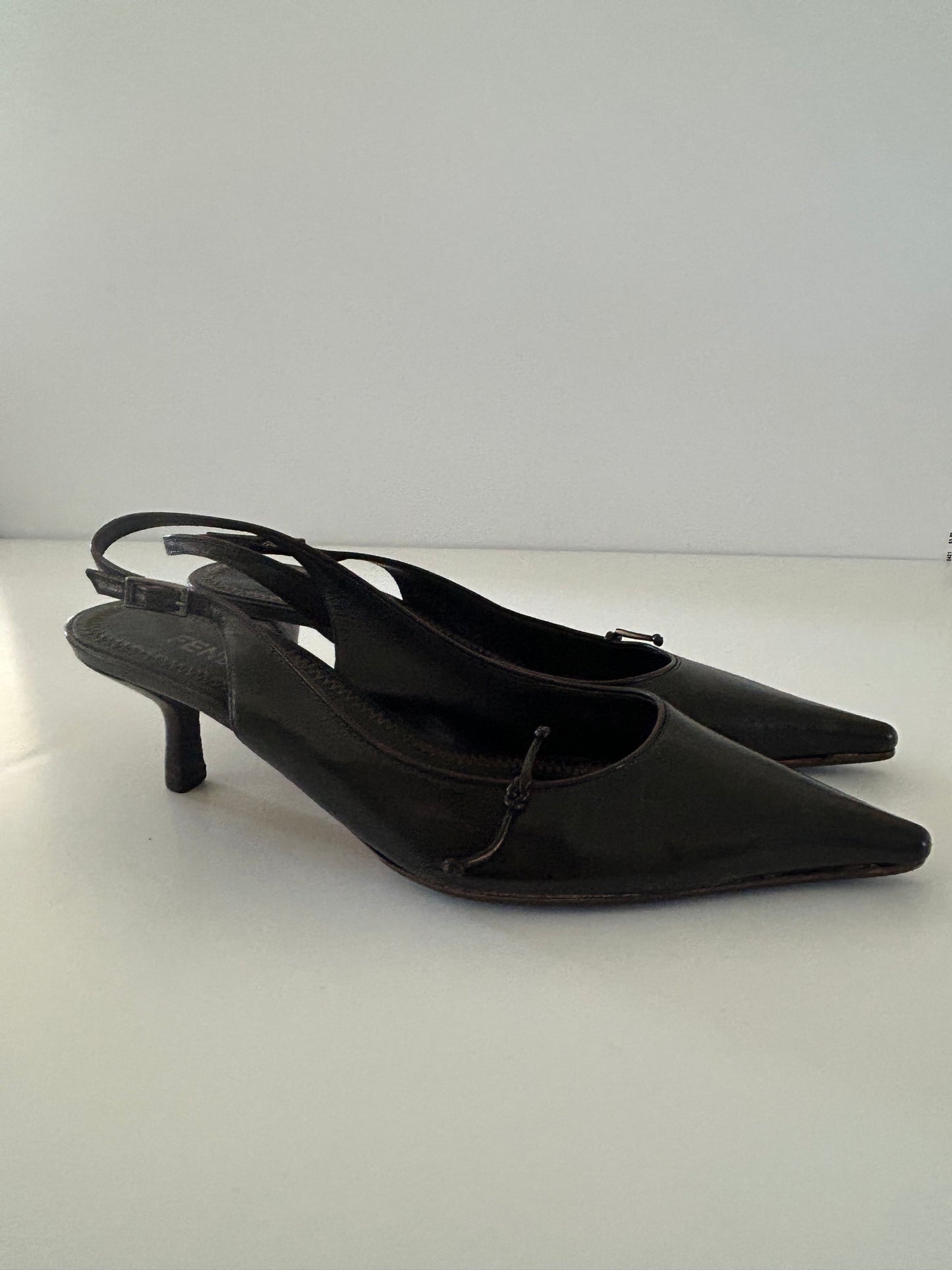 Designer Vintage Fendi Leather Sling Back Pointed Toe Heels