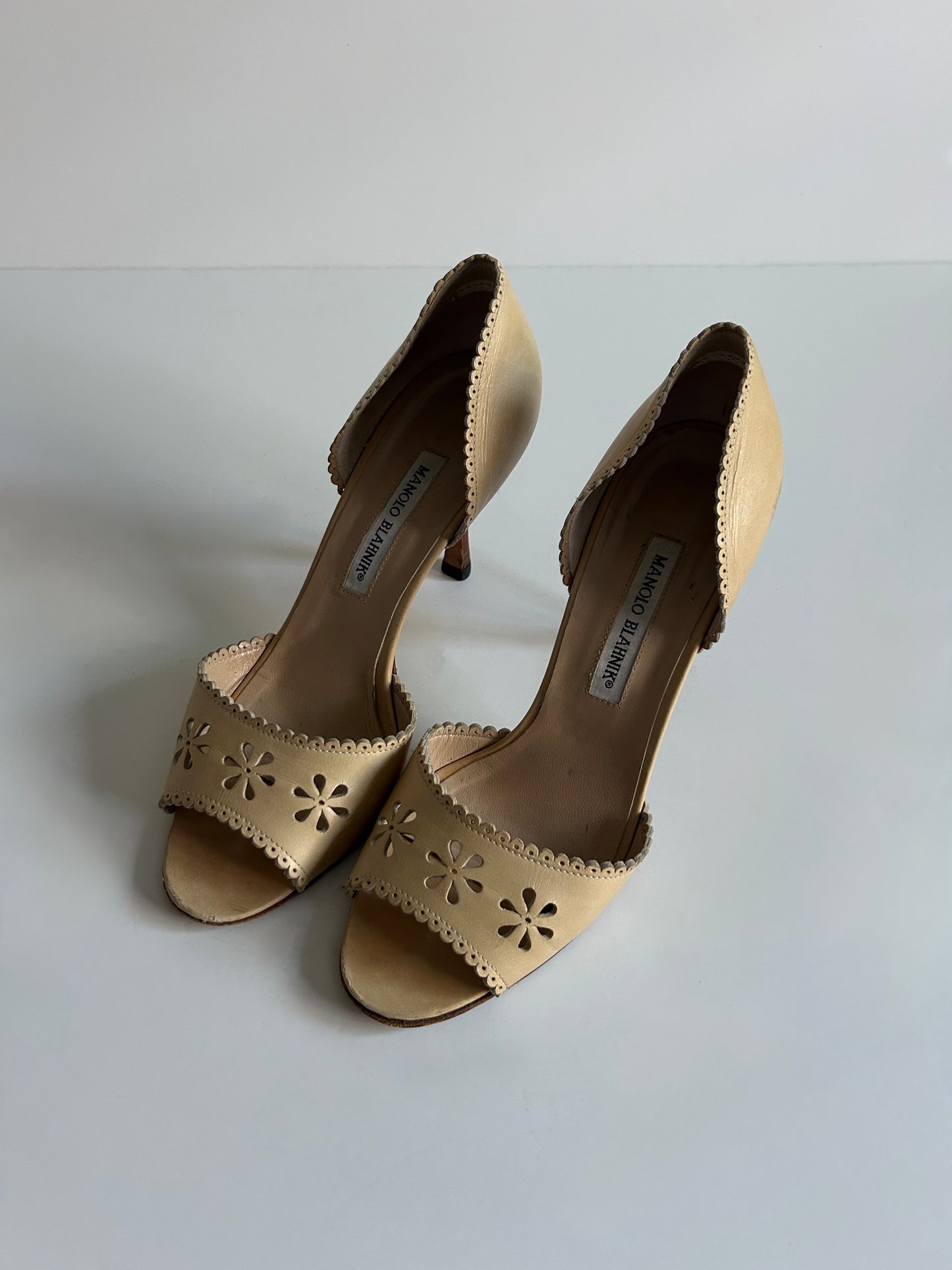 Vintage Manolo Blahnik Floral Cutout D’Orsay Heels Champagne Leather Sandals Italy