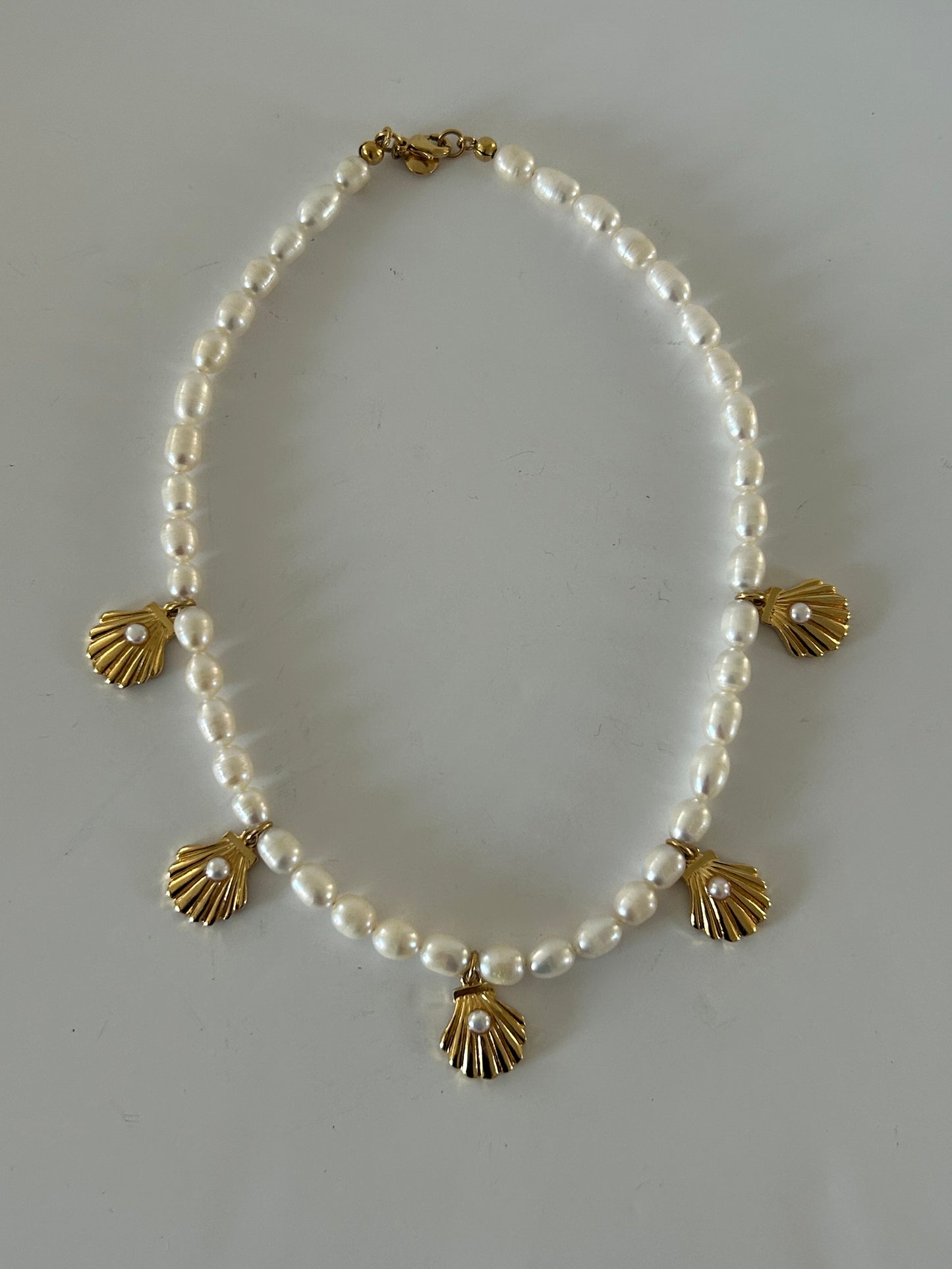 Pre-loved Mayamar Fresh Water Pearl seashell Charm Necklace