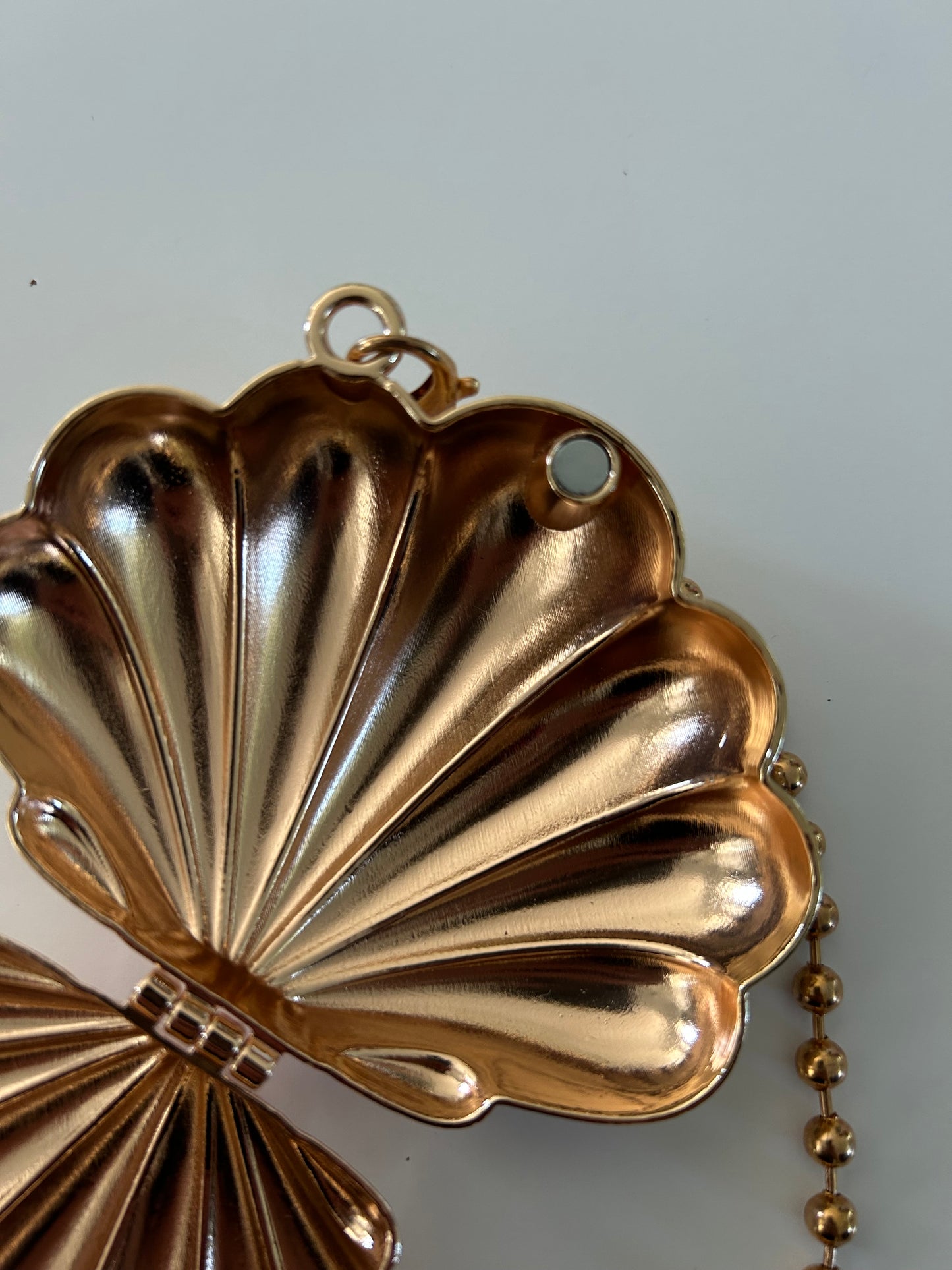 Pre-Loved Vintage Gold Tone Shell Purse
