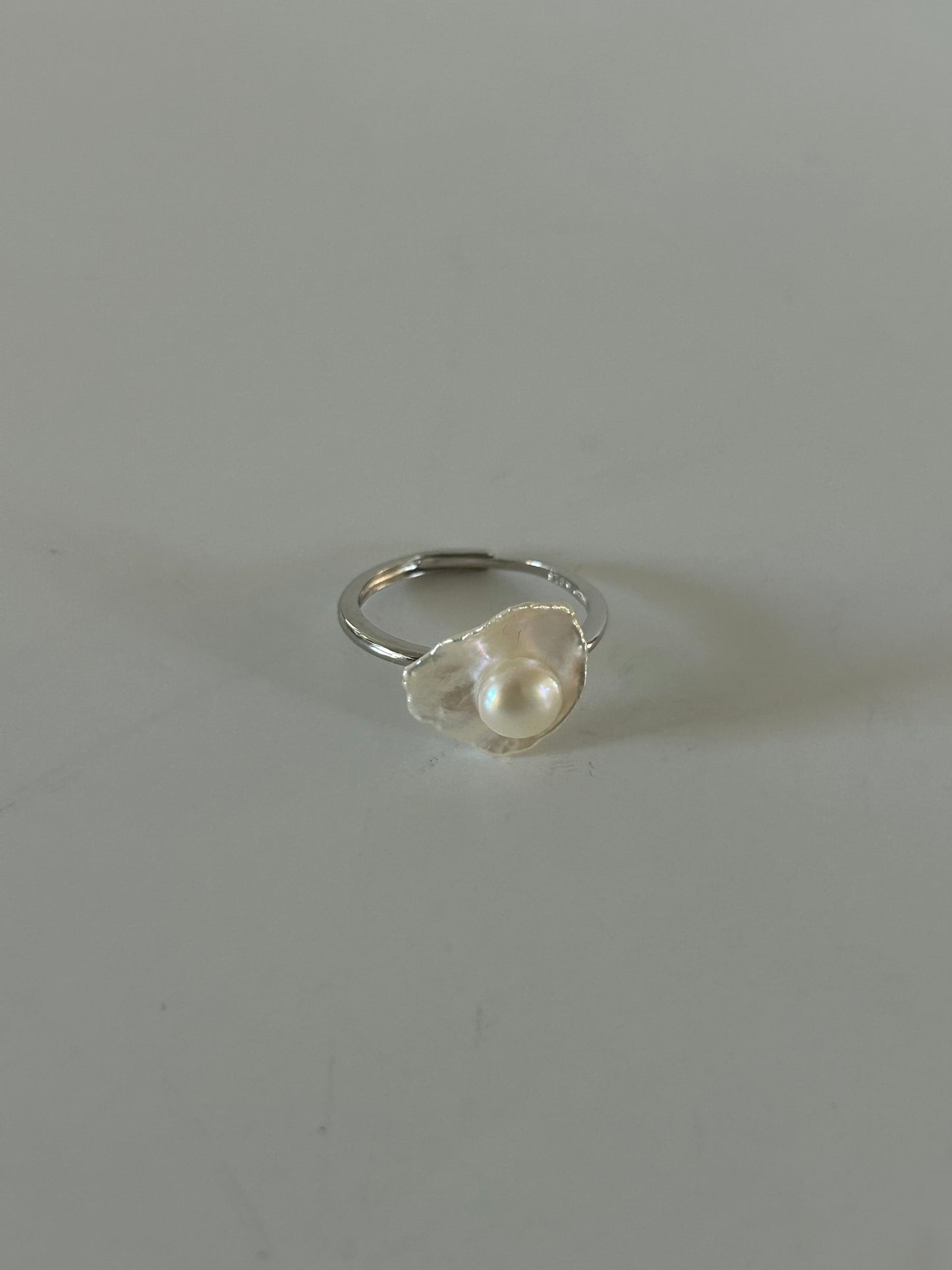 Vintage Mother Of Pearl Silver Ring
