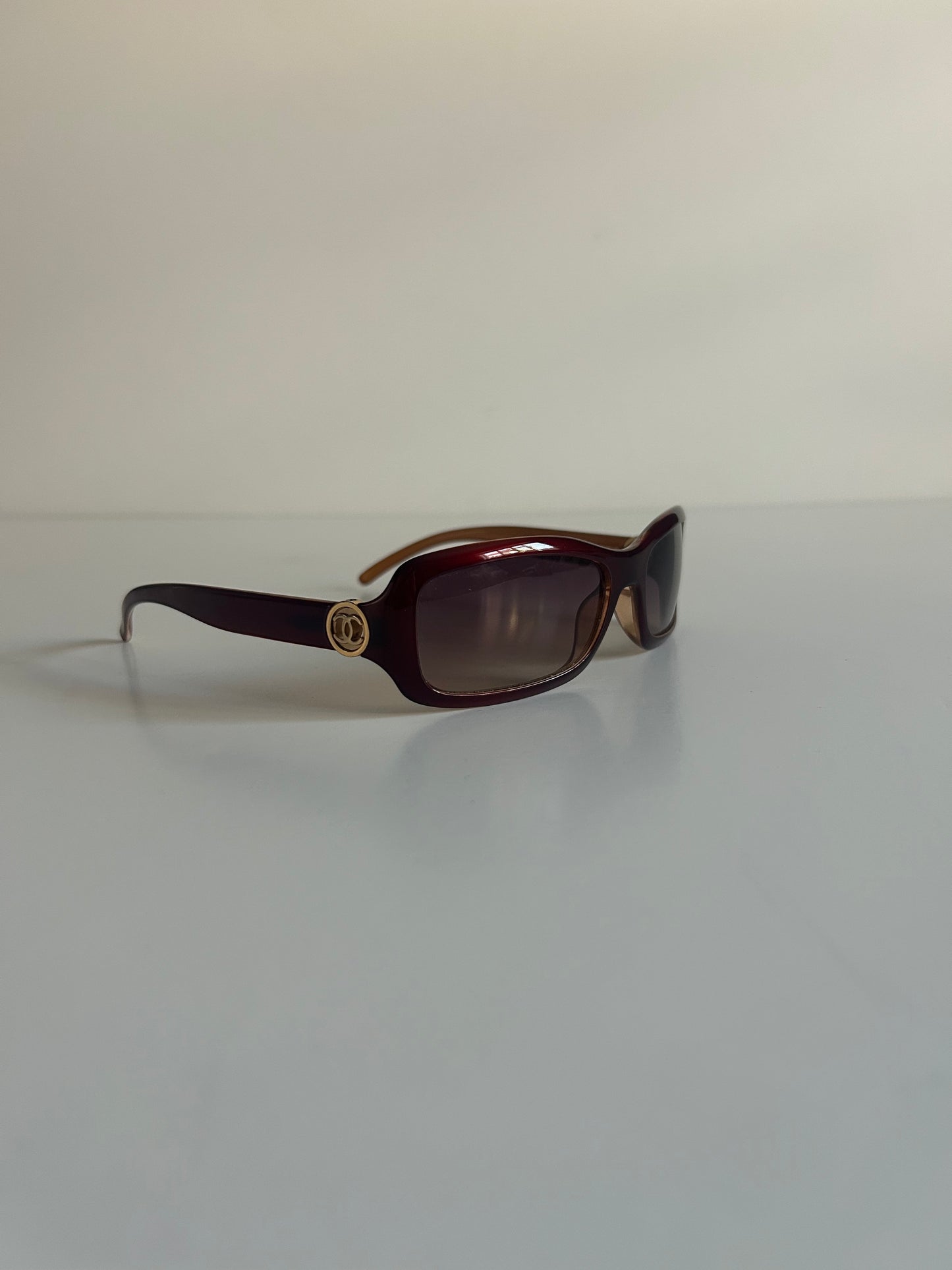 Designer Vintage Rare Chanel Burgundy CC Logo Rectangular Sunglasses (Early 2000s)