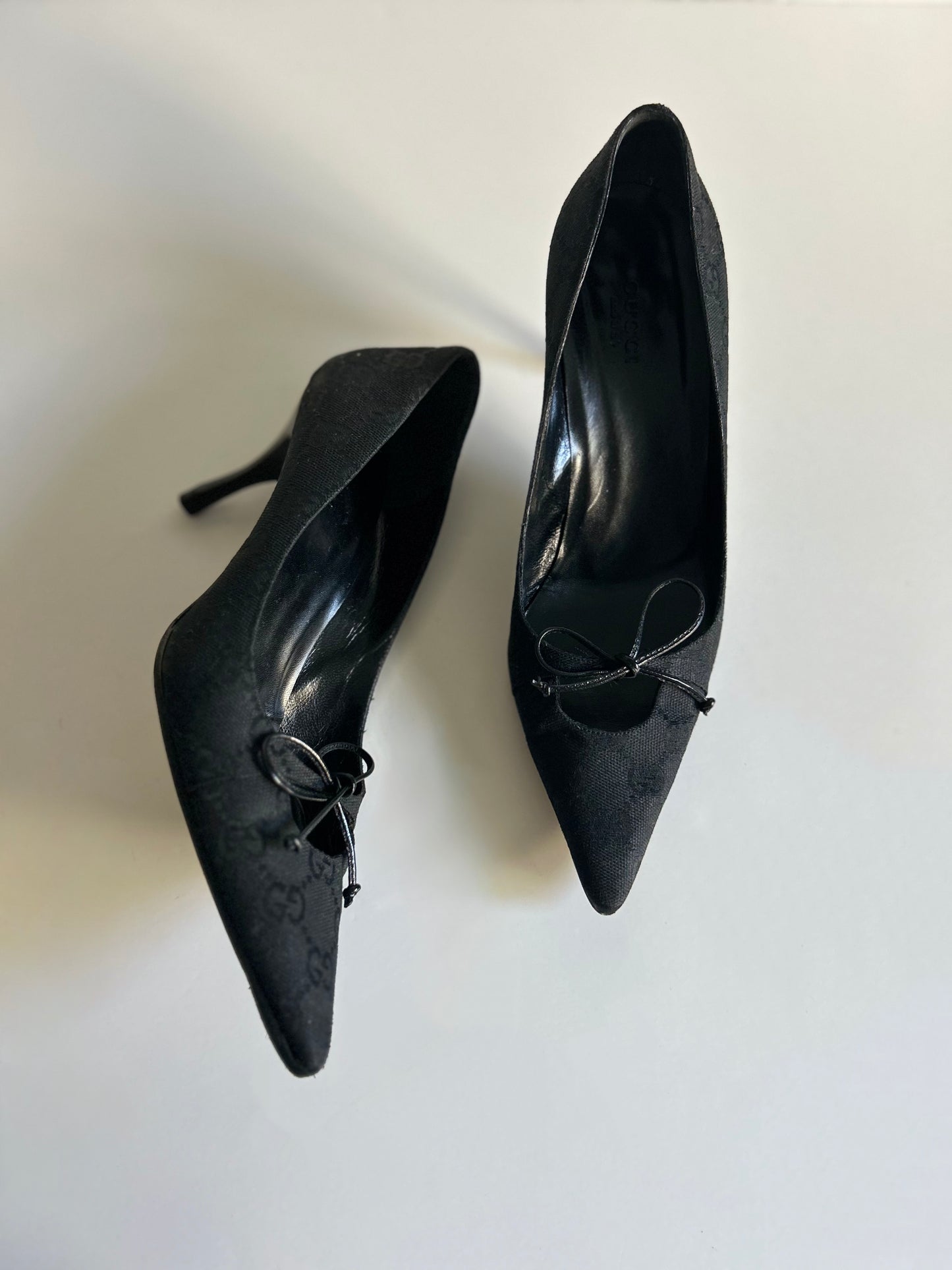 Designer Vintage Gucci Black GG Canvas Bow-Detail Pumps | Late 1990s – Early 2000s (Tom Ford–era Gucci)