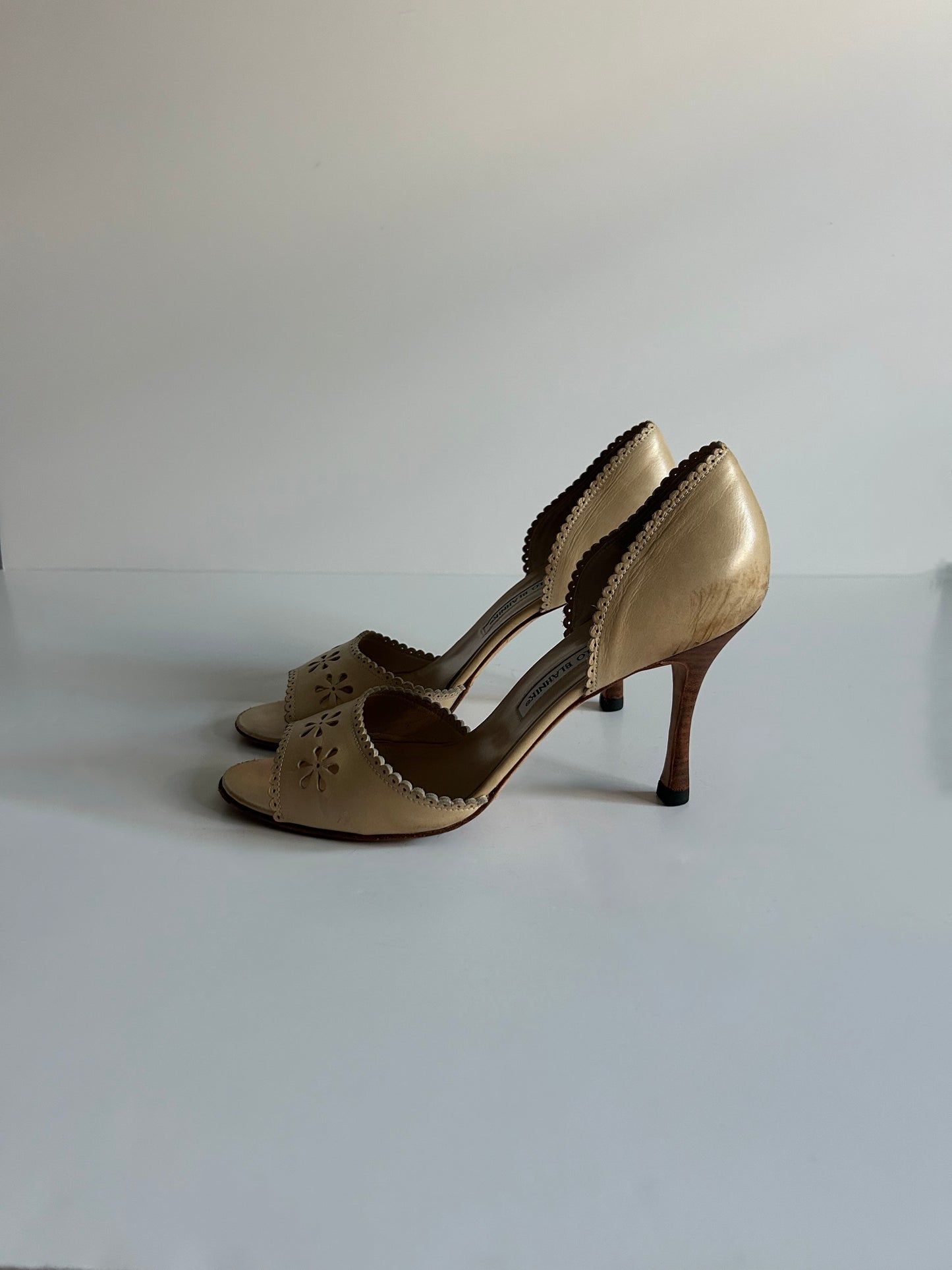 Vintage Manolo Blahnik Floral Cutout D’Orsay Heels Champagne Leather Sandals Italy