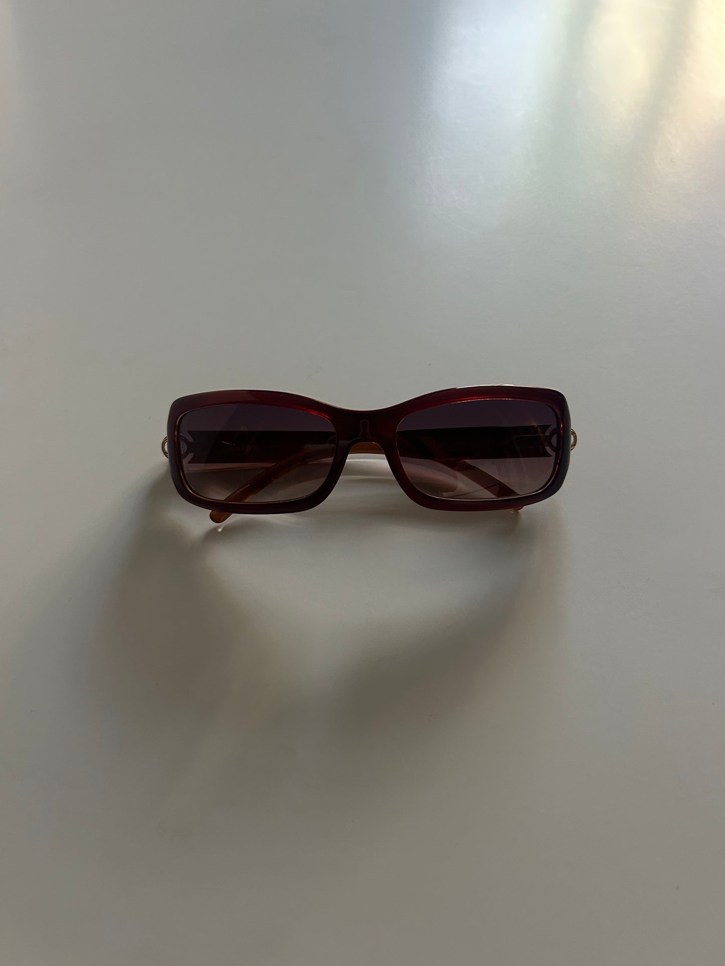 Designer Vintage Rare Chanel Burgundy CC Logo Rectangular Sunglasses (Early 2000s)