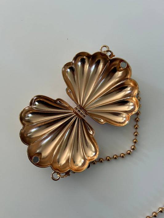 Pre-Loved Vintage Gold Tone Shell Purse