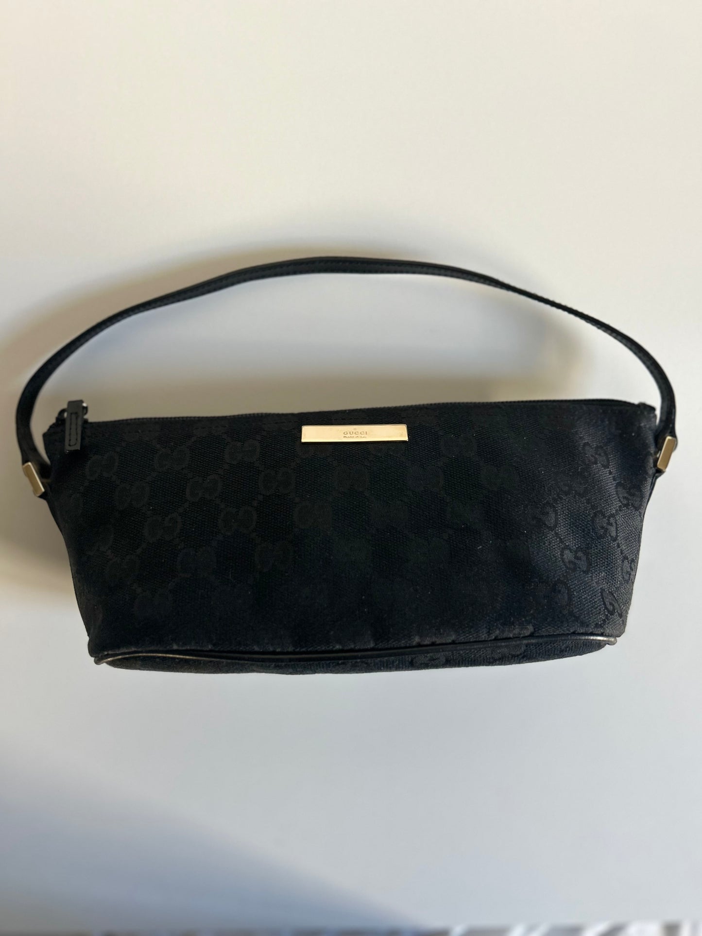 Designer Vintage Gucci Boat Pochette – Black GG Canvas Shoulder Bag