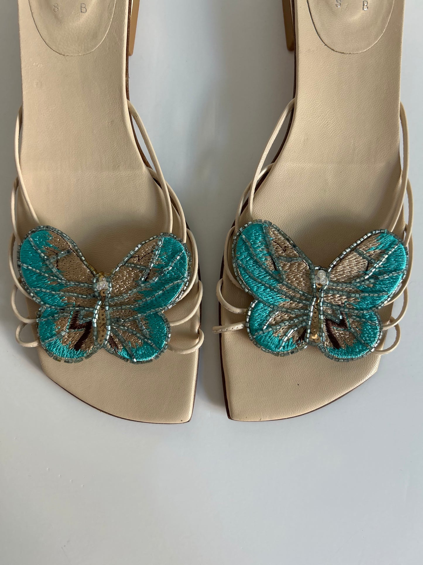 Designer Vintage Stuart Weitzman Butterfly Embellished Mule Heels Size 8 Beaded Y2K Sandals