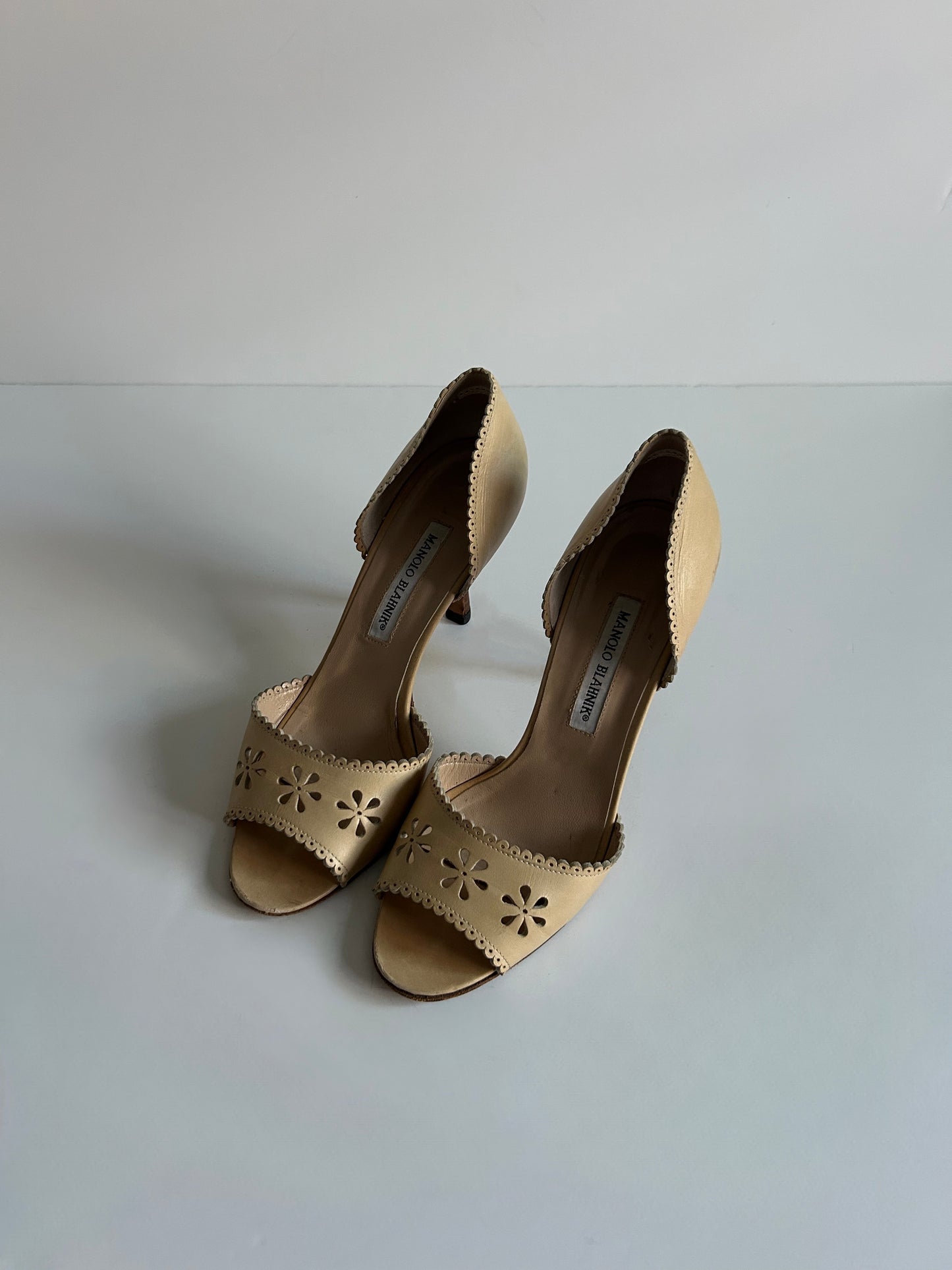Vintage Manolo Blahnik Floral Cutout D’Orsay Heels Champagne Leather Sandals Italy