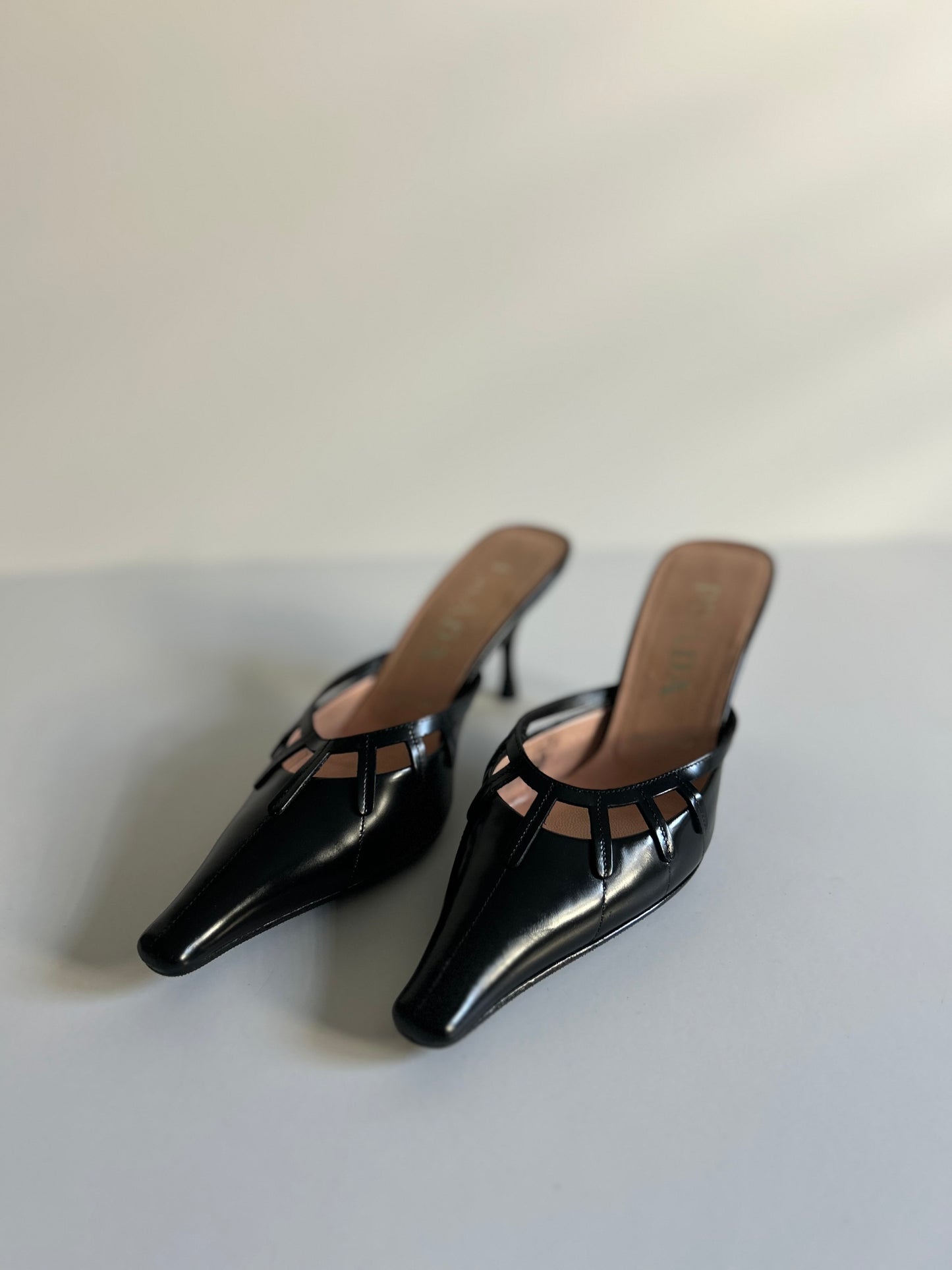 Designer Vintage Prada Black Leather Cutout Mule Heels - Late 1990s – early 2000s