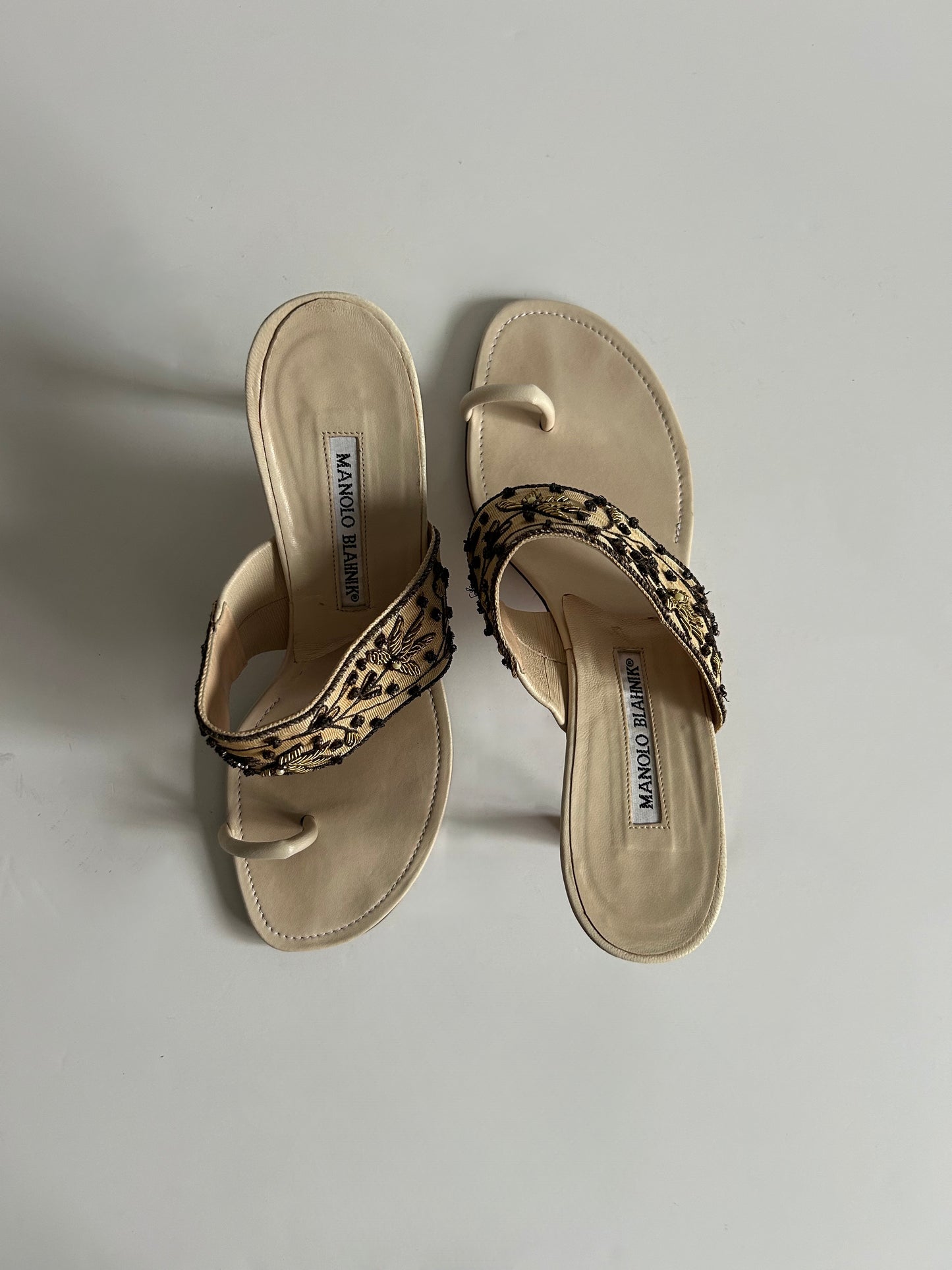 Designer Vintage Manolo Blahnik Beaded Floral Thong Mule Sandals Ivory Embroidered Heels