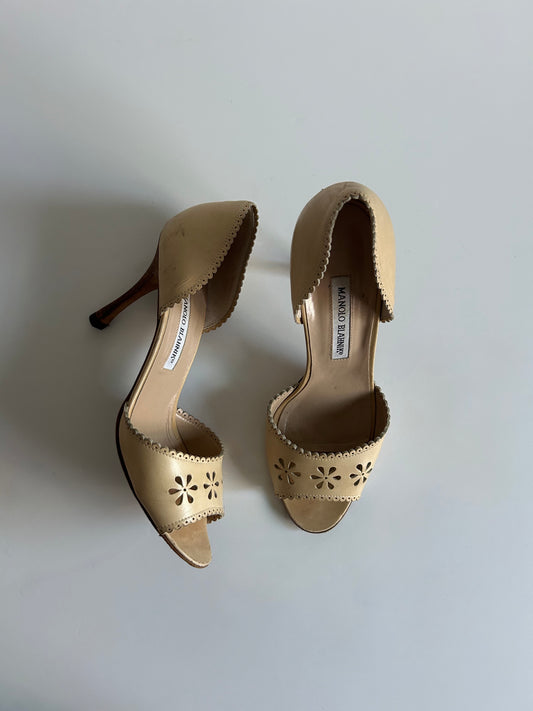 Vintage Manolo Blahnik Floral Cutout D’Orsay Heels Champagne Leather Sandals Italy