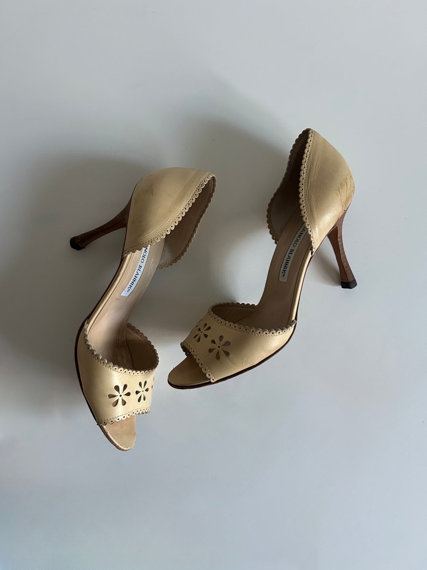 Vintage Manolo Blahnik Floral Cutout D’Orsay Heels Champagne Leather Sandals Italy