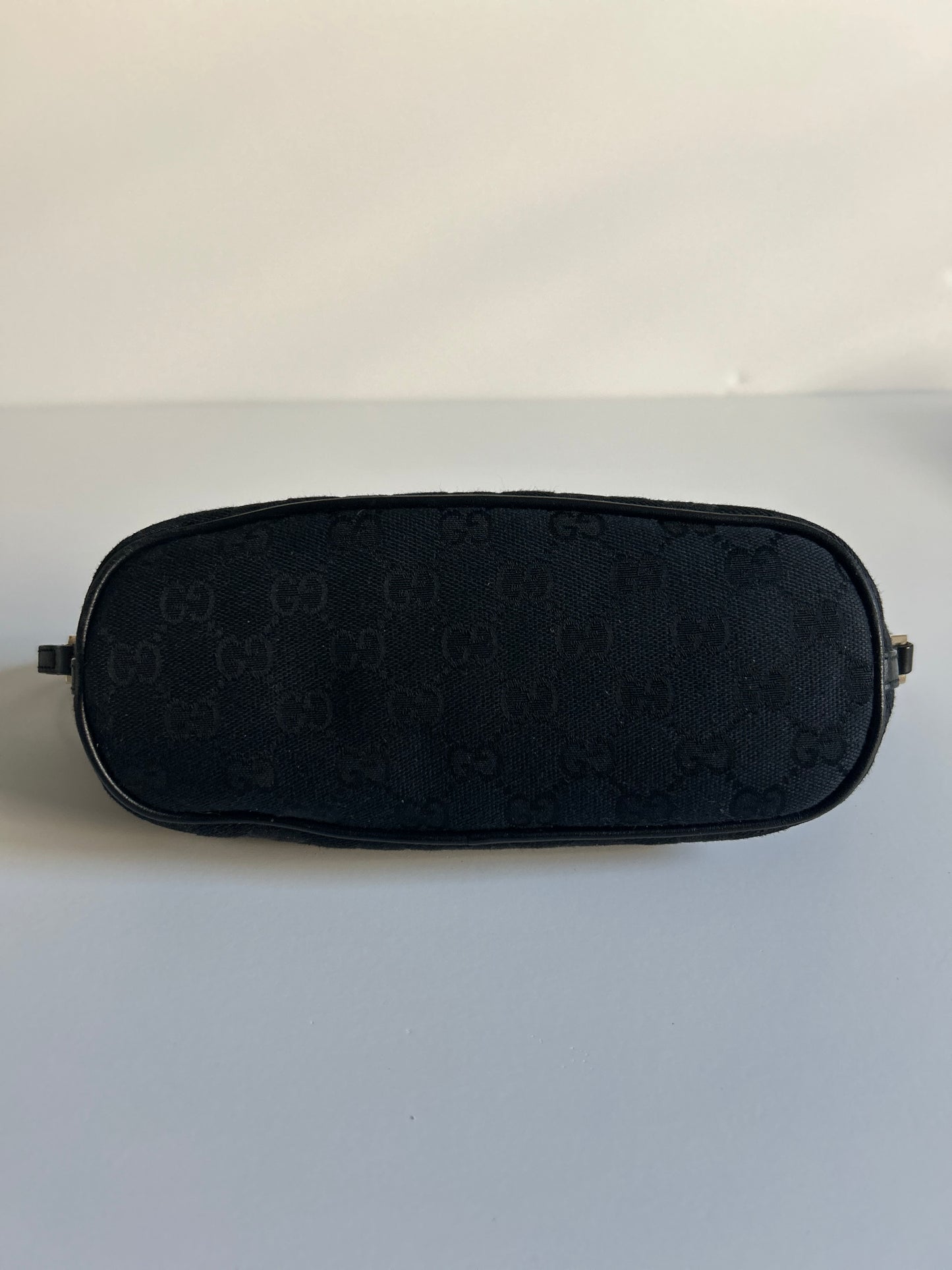 Designer Vintage Gucci Boat Pochette – Black GG Canvas Shoulder Bag