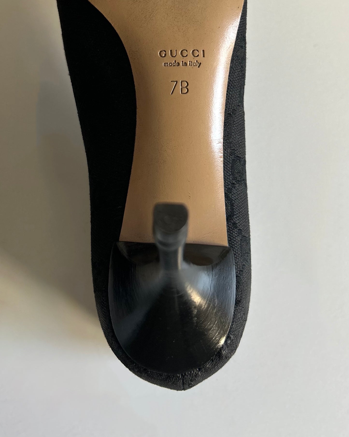 Designer Vintage Gucci Black GG Canvas Bow-Detail Pumps | Late 1990s – Early 2000s (Tom Ford–era Gucci)