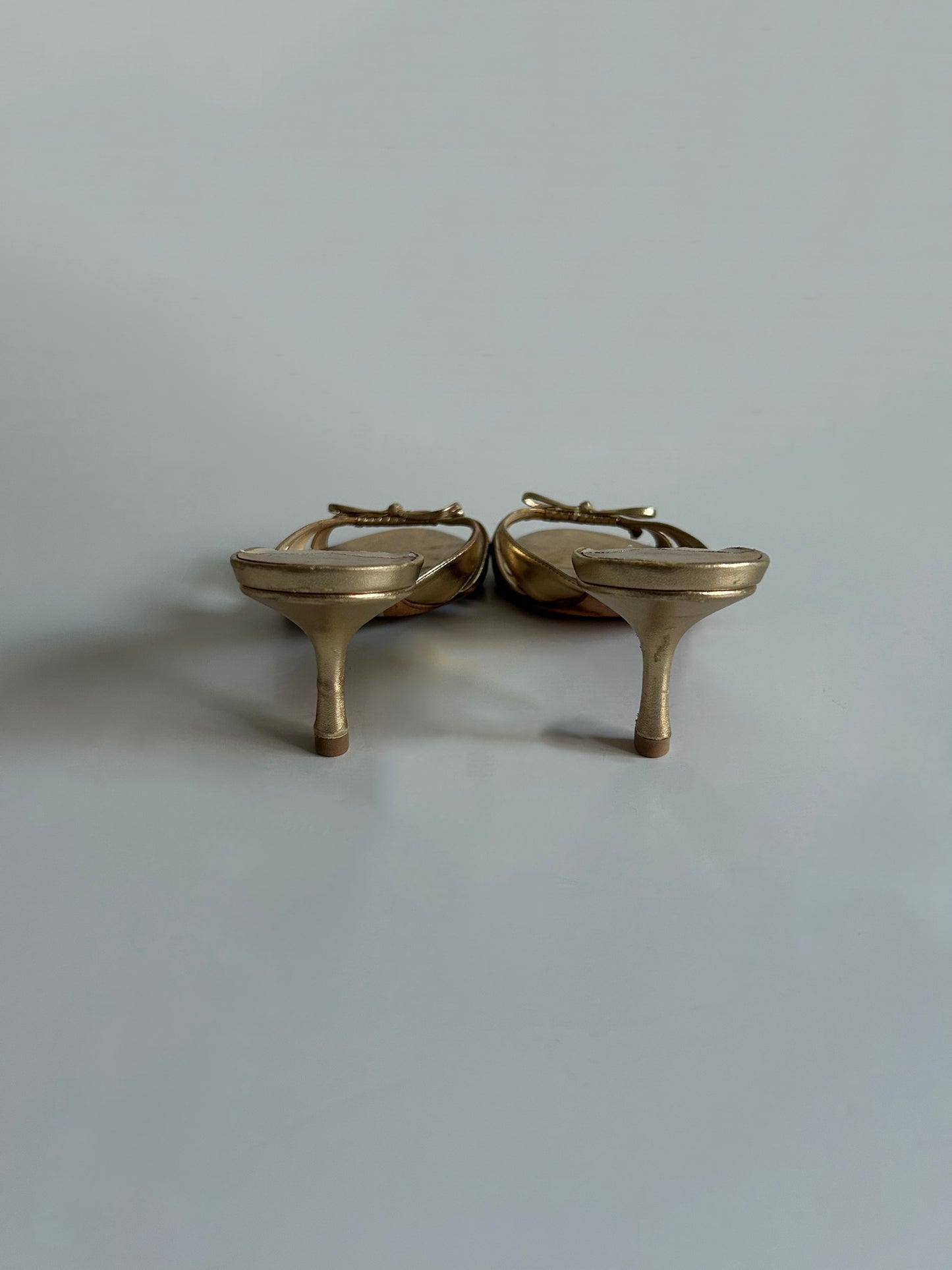 Designer Vintage Jimmy Choo London Gold Metallic Bow Sandals Size 35 Y2K Heels