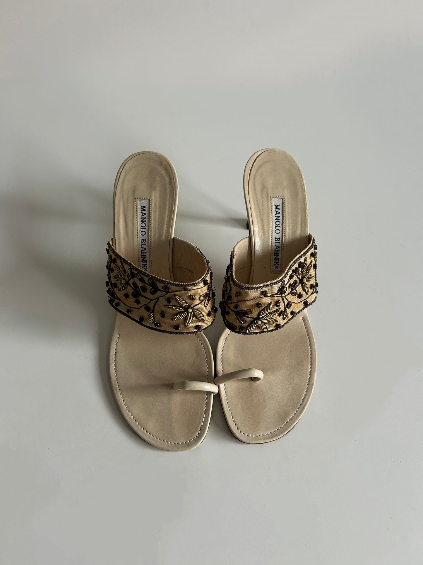 Designer Vintage Manolo Blahnik Beaded Floral Thong Mule Sandals Ivory Embroidered Heels