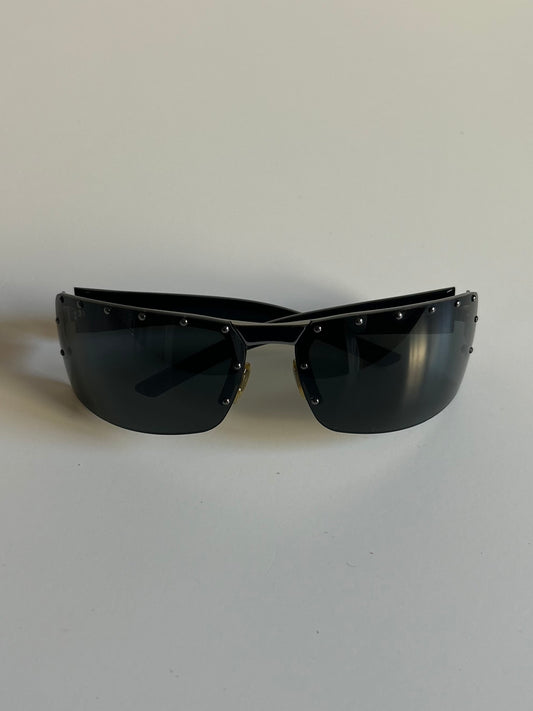 Designer Vintage Gucci Black Studded Shield Sunglasses with GG Logo Arms