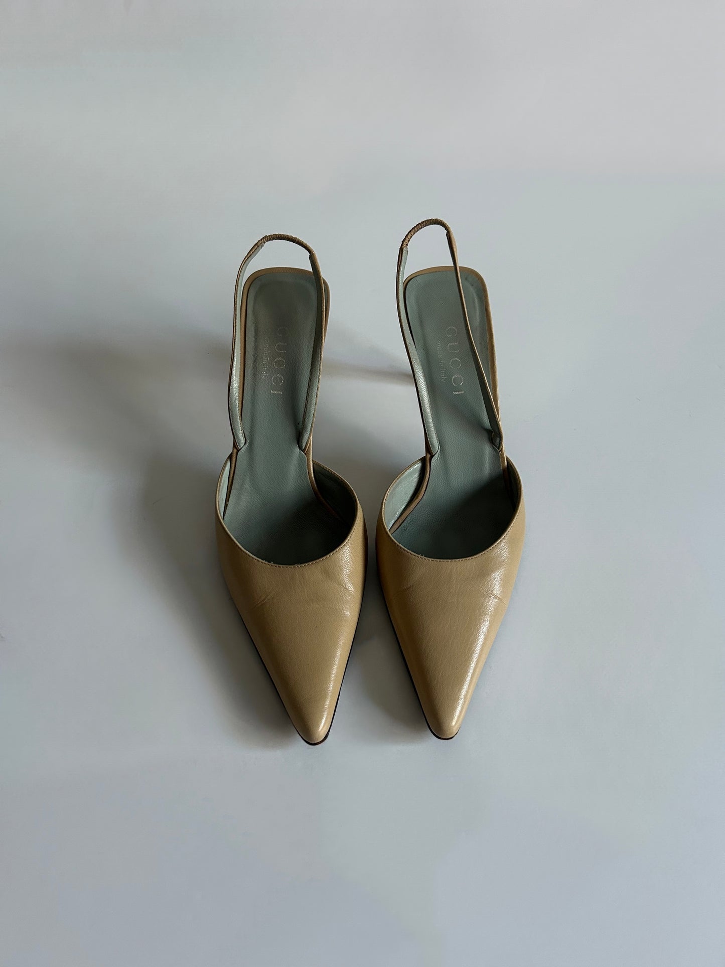 Vintage Gucci Beige Leather Slingback Pumps Pointed Toe Kitten Heels Made in Italy Size 37