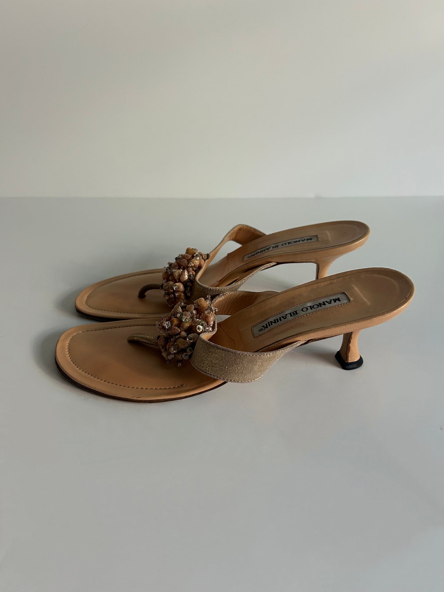 Designer Vintage Manolo Blahnik Shell Embellished Sandals Beaded Pearl Resort Heels Made in Italy