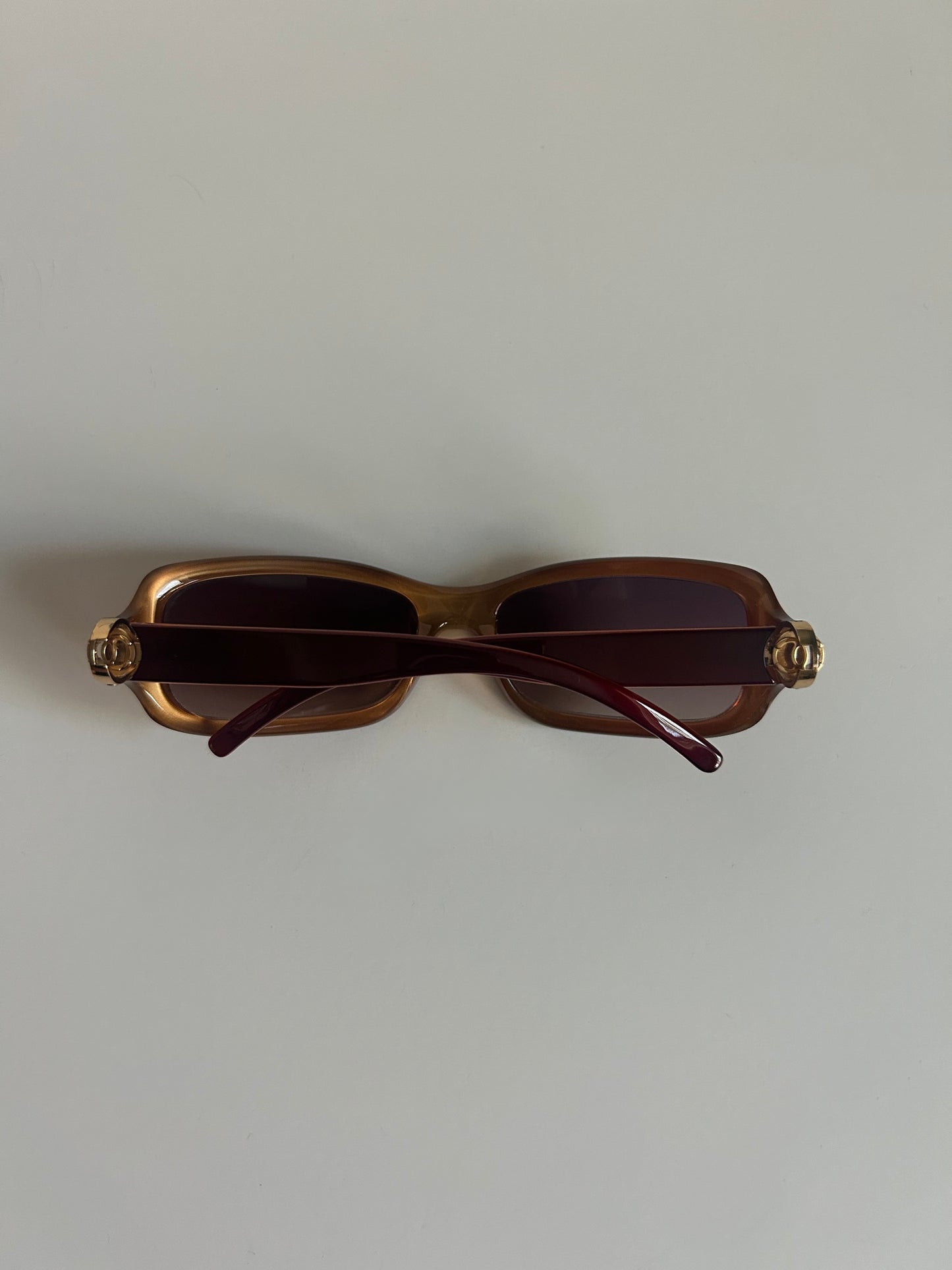 Designer Vintage Rare Chanel Burgundy CC Logo Rectangular Sunglasses (Early 2000s)