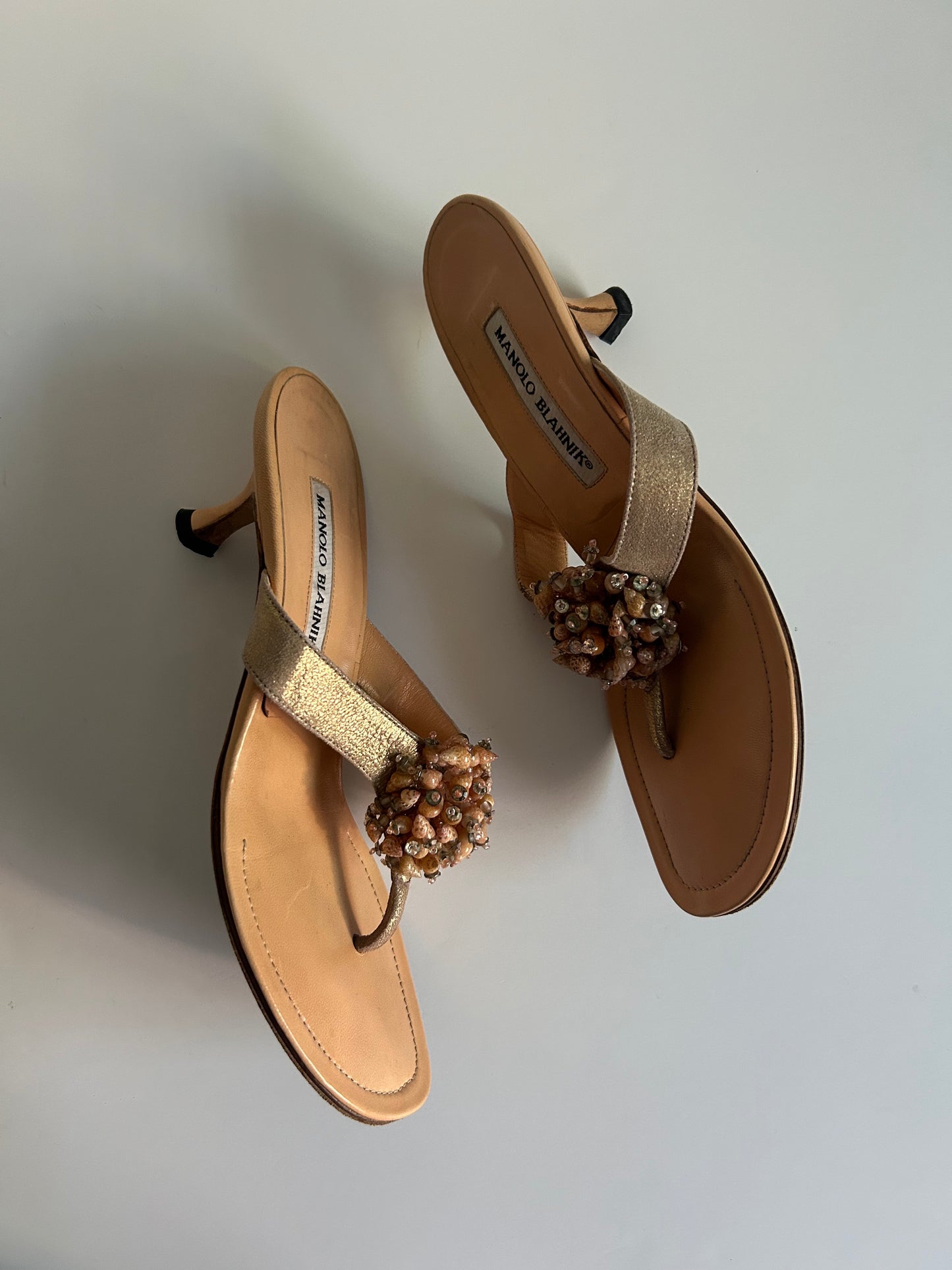 Designer Vintage Manolo Blahnik Shell Embellished Sandals Beaded Pearl Resort Heels Made in Italy