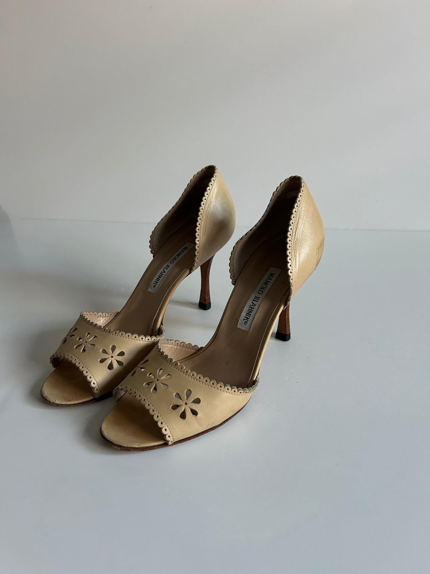 Vintage Manolo Blahnik Floral Cutout D’Orsay Heels Champagne Leather Sandals Italy