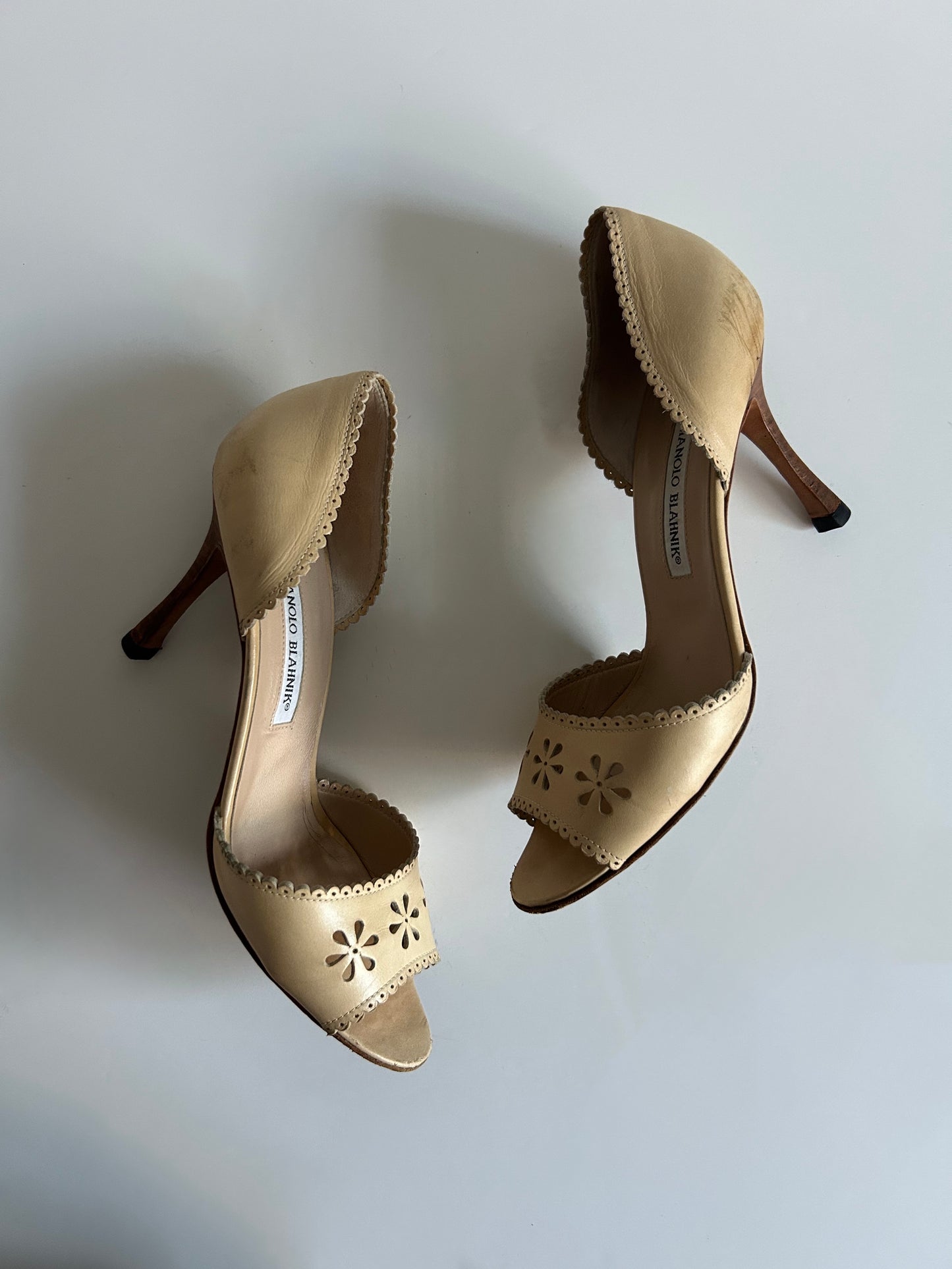 Vintage Manolo Blahnik Floral Cutout D’Orsay Heels Champagne Leather Sandals Italy