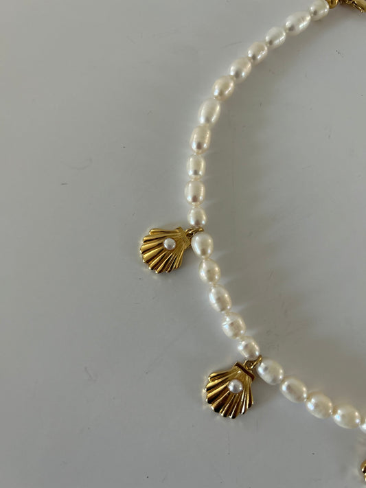 Pre-loved Mayamar Fresh Water Pearl seashell Charm Necklace