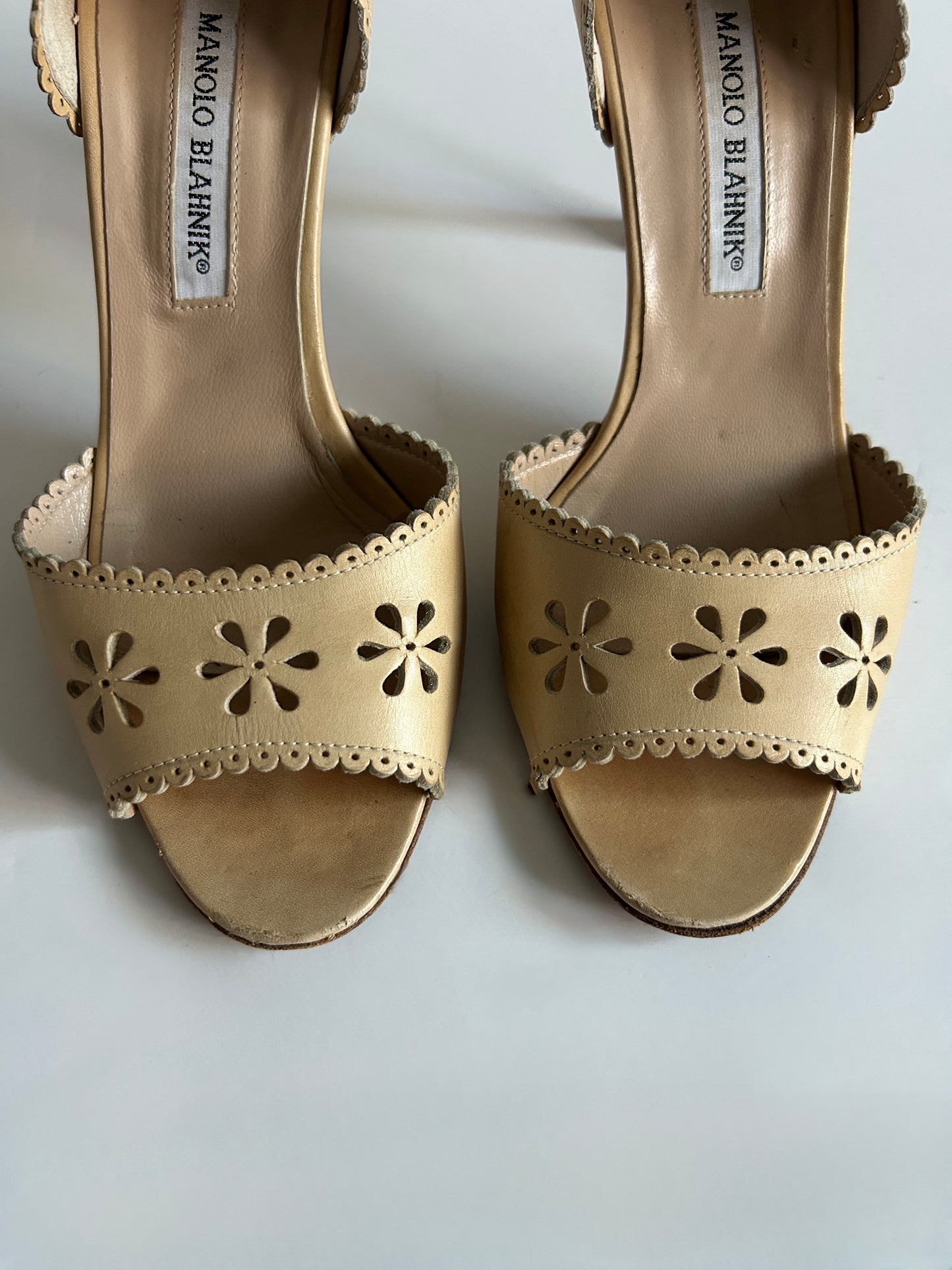 Vintage Manolo Blahnik Floral Cutout D’Orsay Heels Champagne Leather Sandals Italy