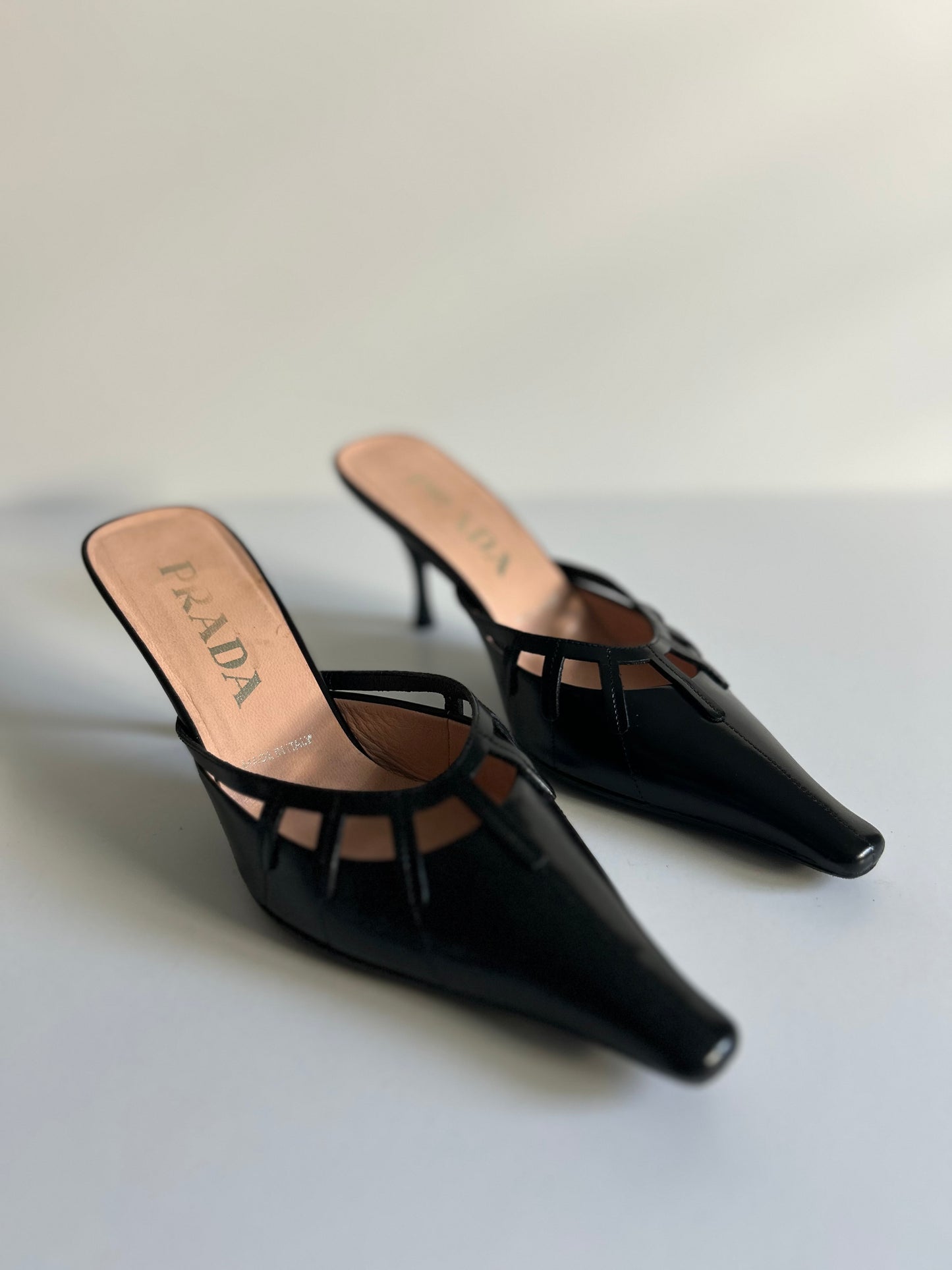 Designer Vintage Prada Black Leather Cutout Mule Heels - Late 1990s – early 2000s