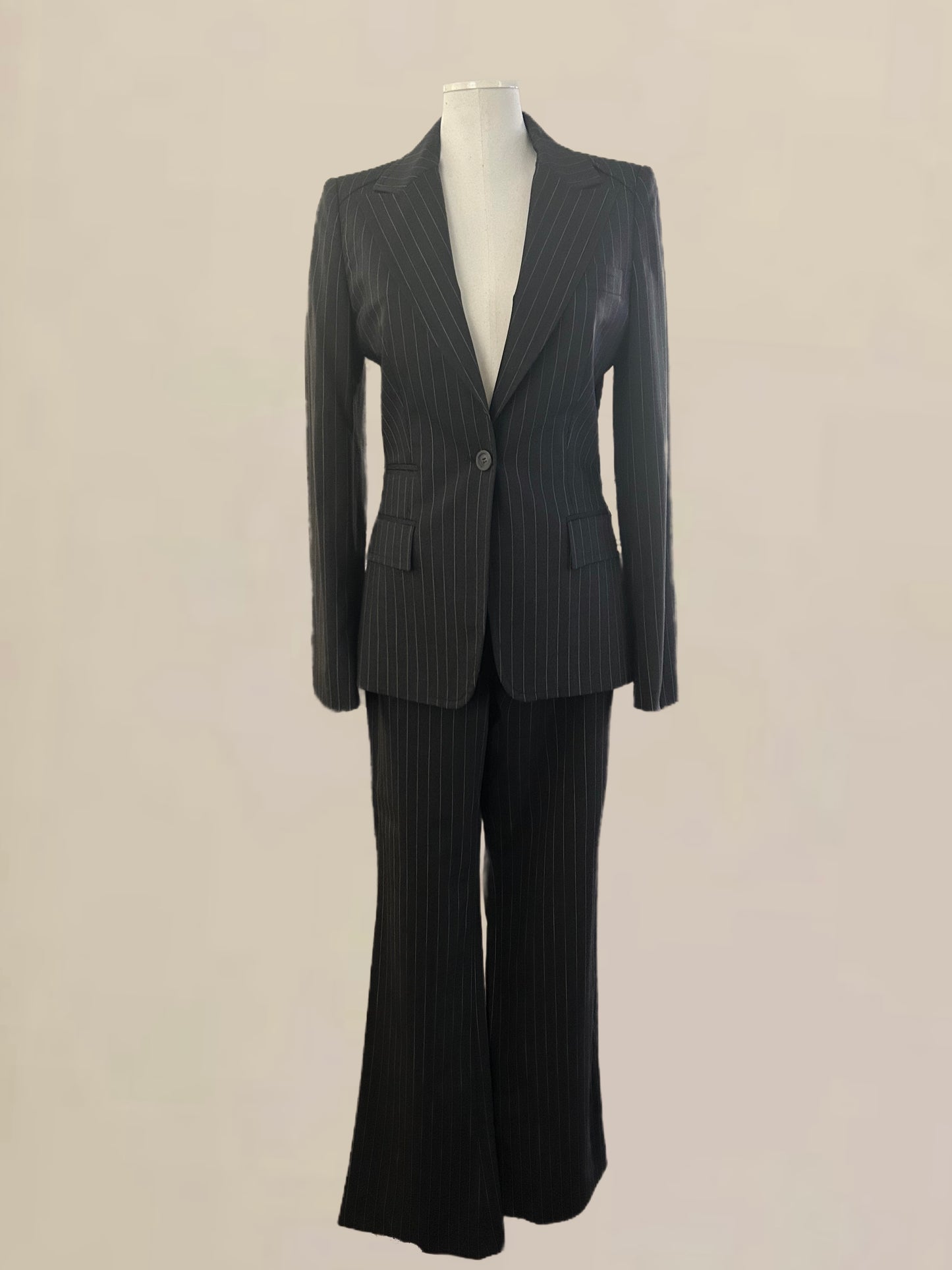 Designer Vintage Gucci by Tom Ford Black Pinstripe Wool Suit – Iconic Runway 1990s - 2000s Era