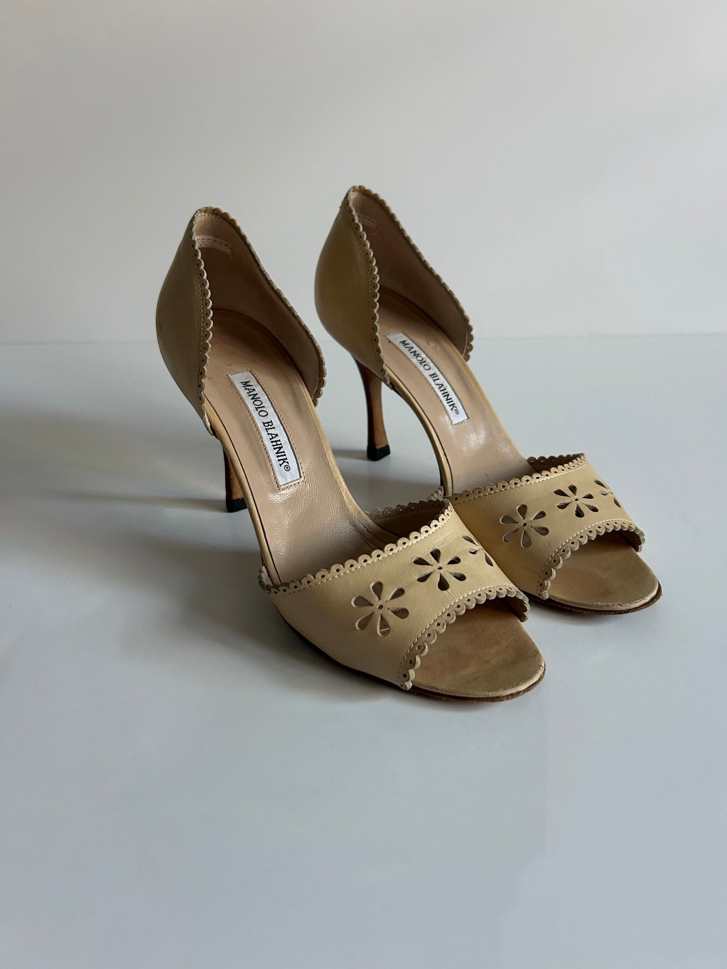 Vintage Manolo Blahnik Floral Cutout D’Orsay Heels Champagne Leather Sandals Italy