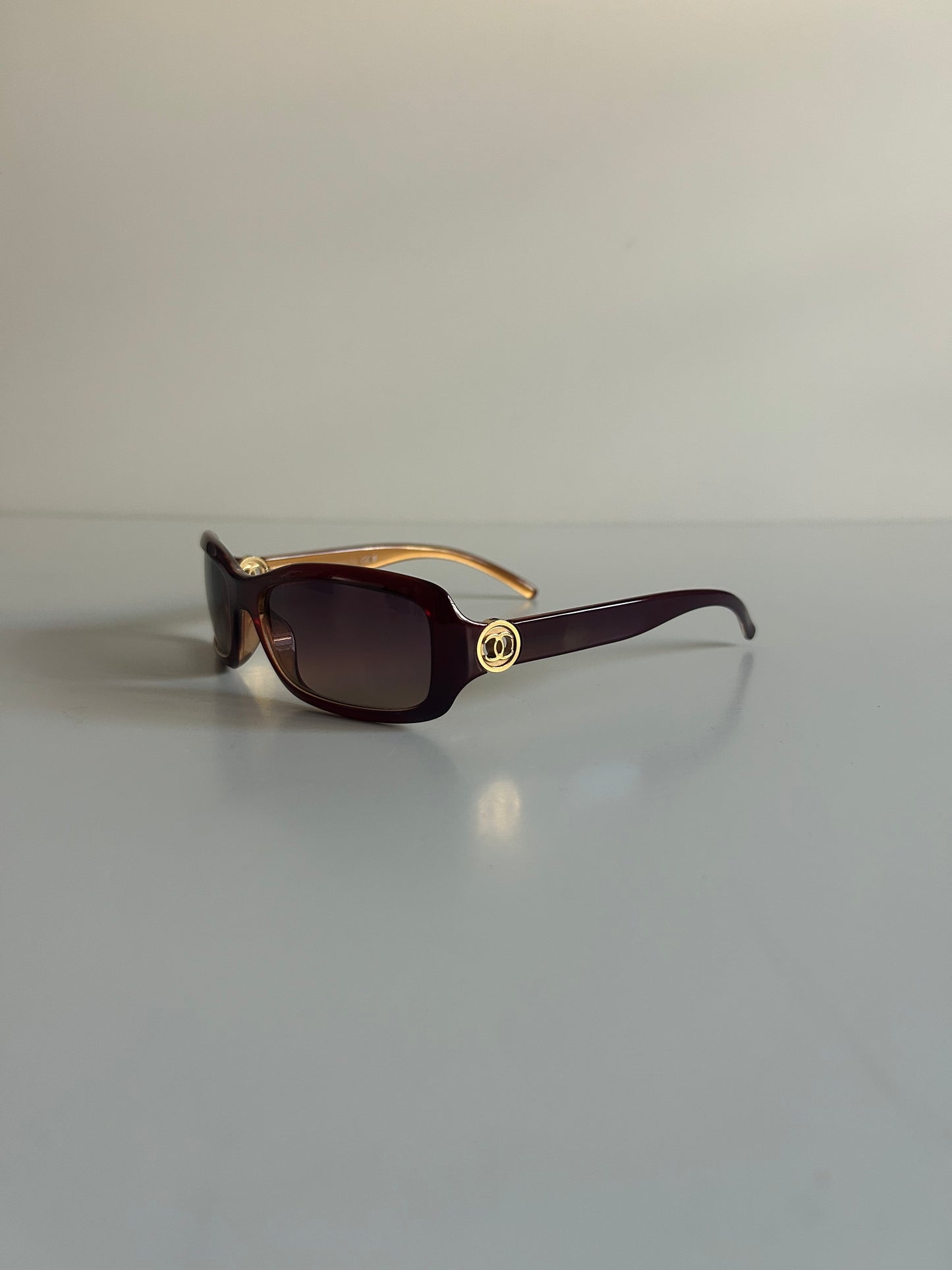 Designer Vintage Rare Chanel Burgundy CC Logo Rectangular Sunglasses (Early 2000s)