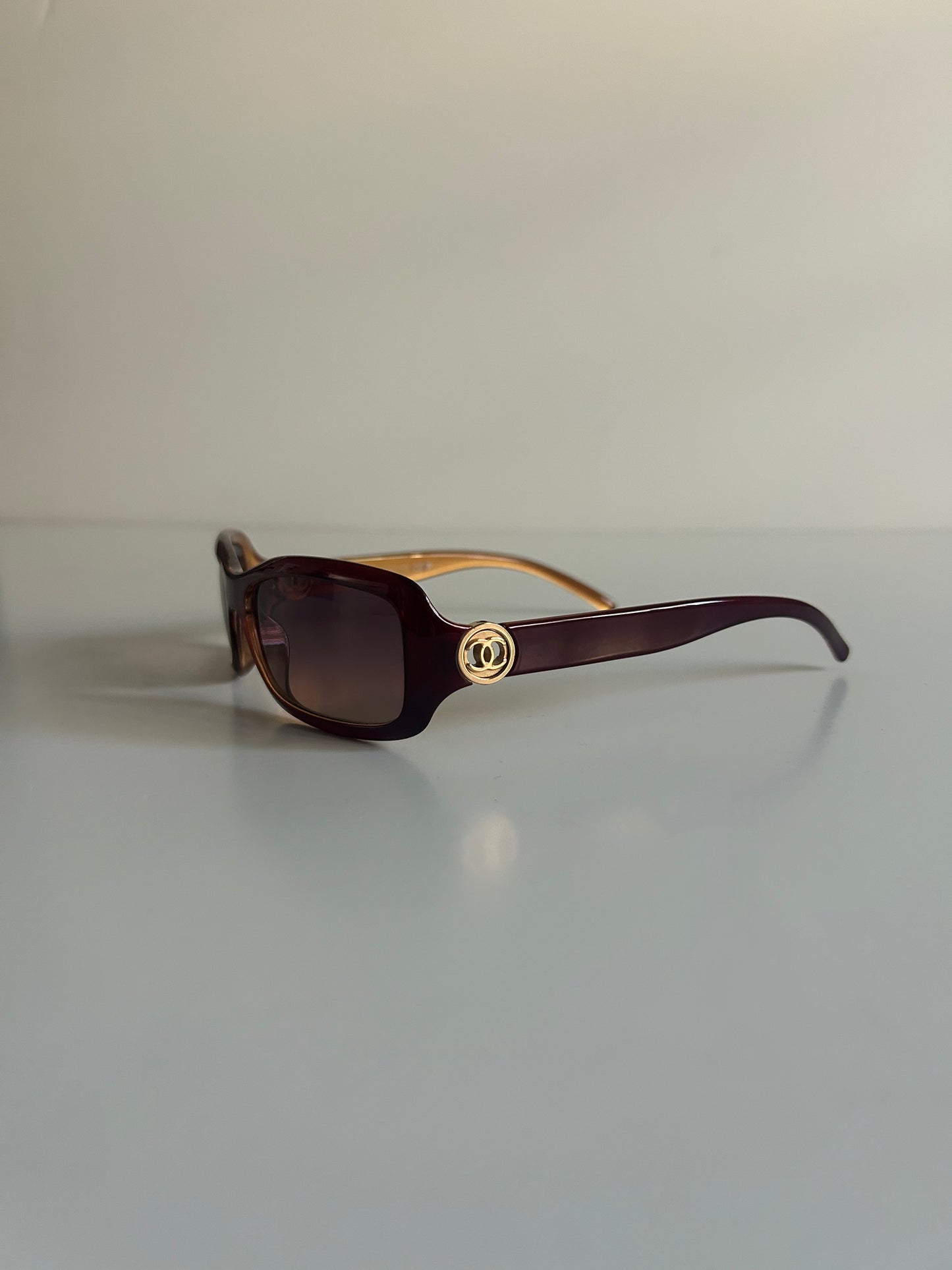 Designer Vintage Rare Chanel Burgundy CC Logo Rectangular Sunglasses (Early 2000s)