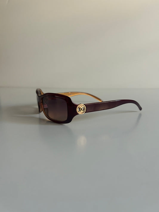 Designer Vintage Rare Chanel Burgundy CC Logo Rectangular Sunglasses (Early 2000s)